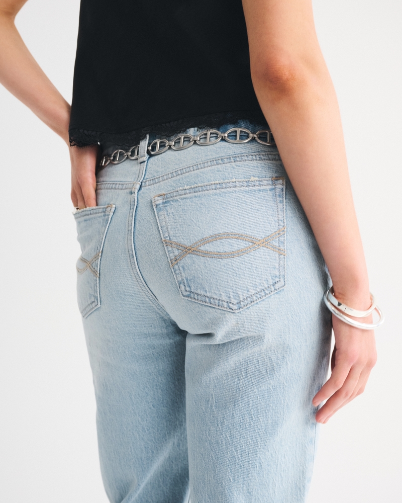 Mid Rise 90s Straight Jean