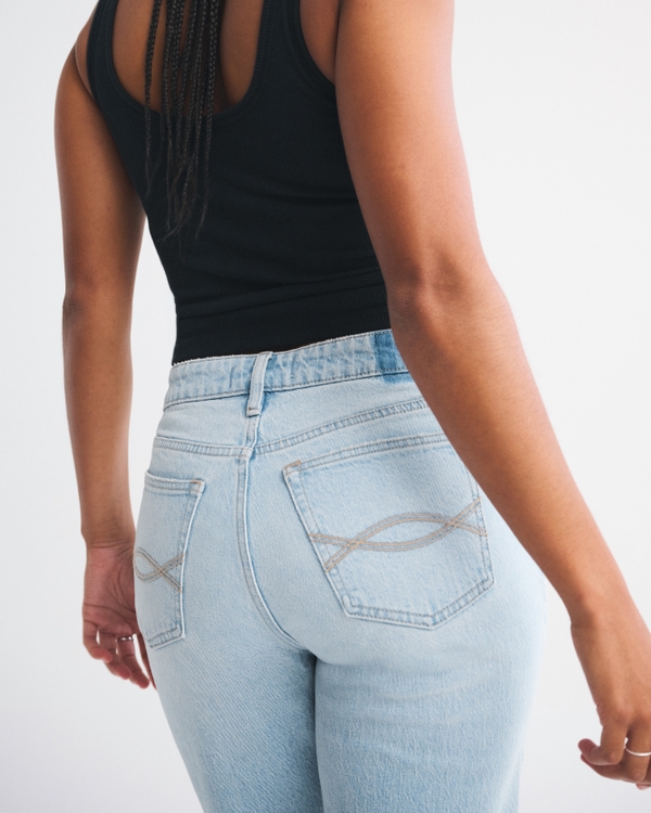 Curve Love Mid Rise 90s Straight Jean