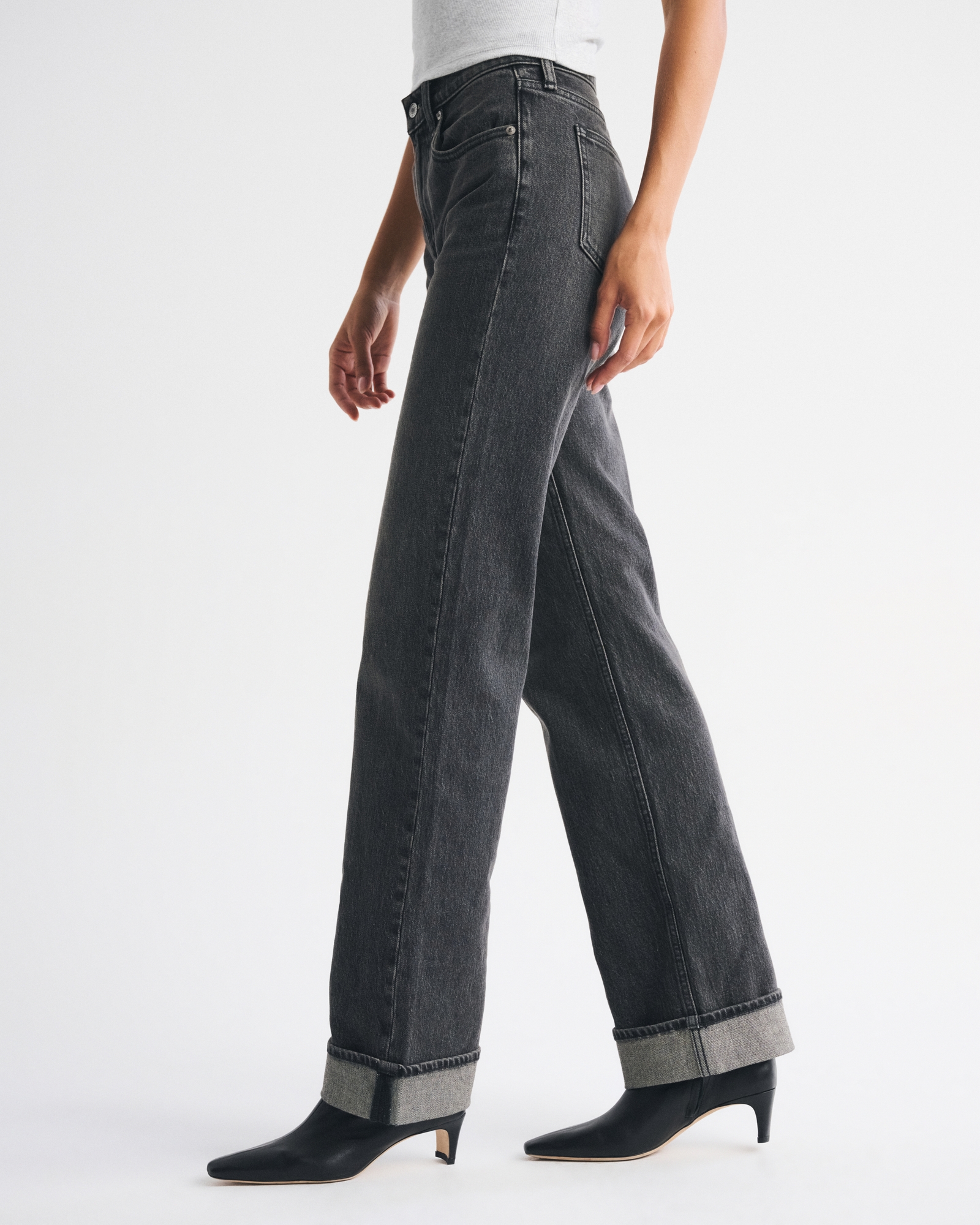 High Rise 90s Relaxed Cuffed Hem Jean