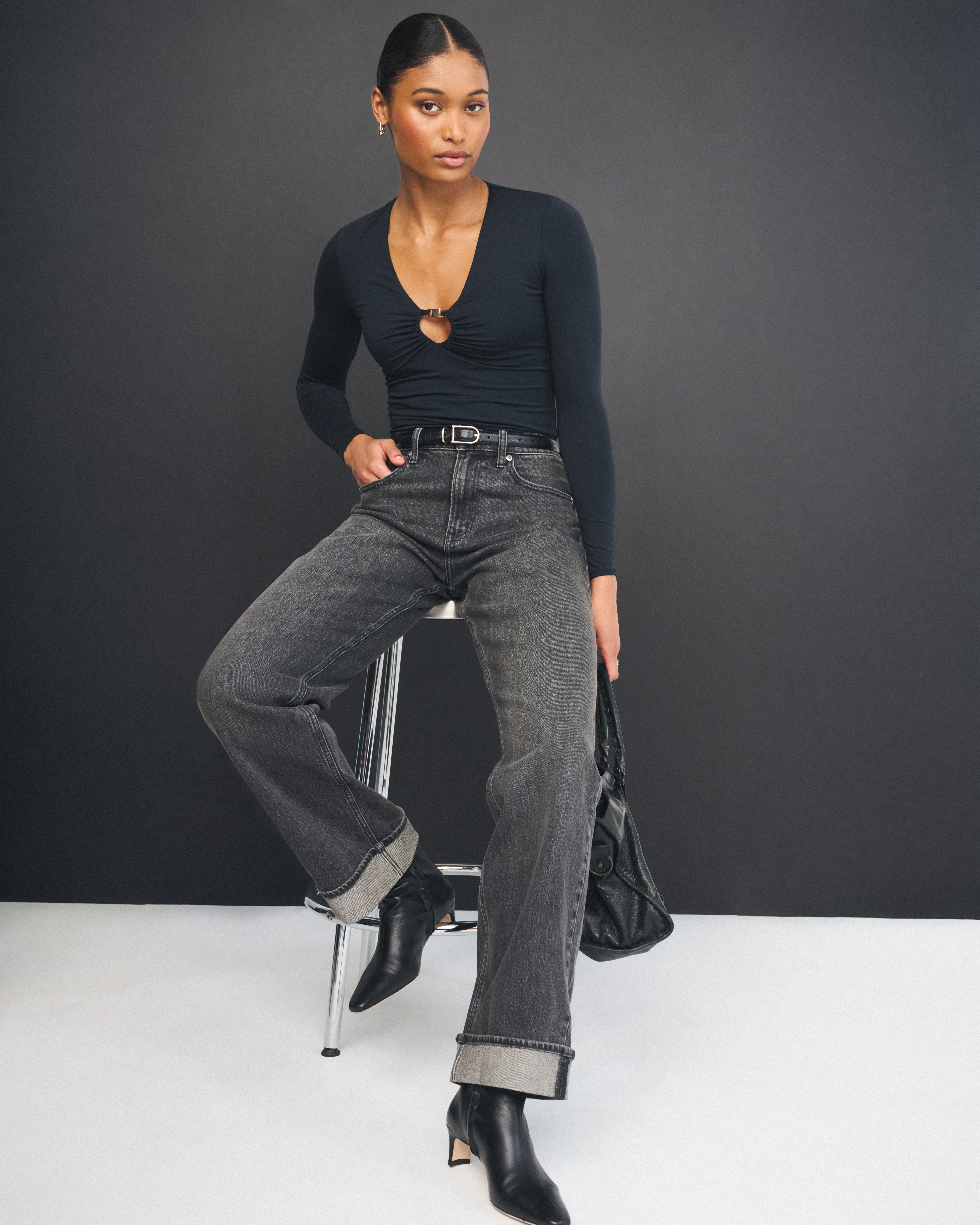 Женские джинсы Abercrombie & Fitch Curve Love High Rise 90s Relaxed Split-Vent Hem Jean — фото 3