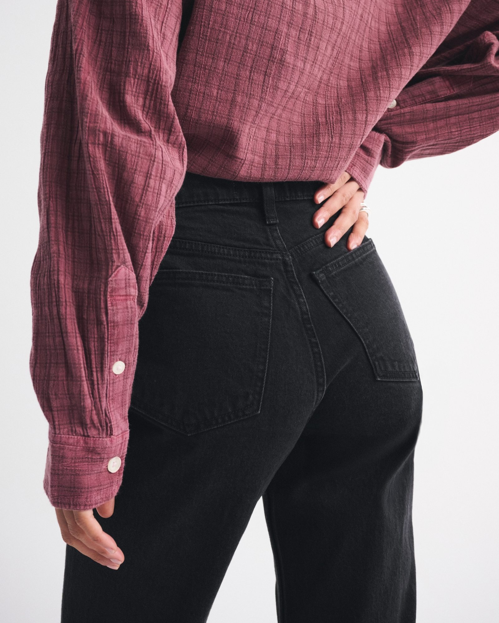 High Rise 90s Relaxed Crossover Waistband Jean