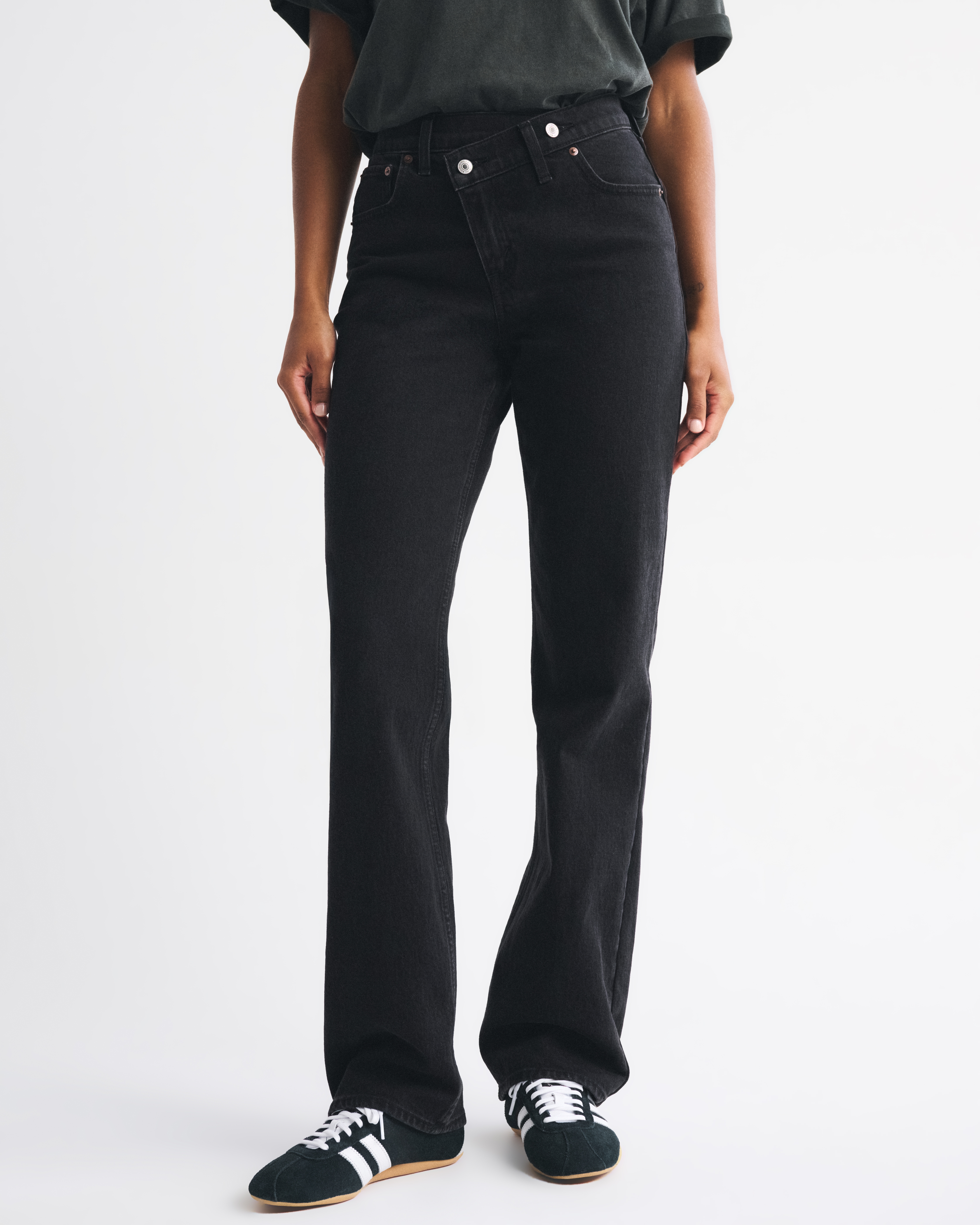 Женские джинсы Abercrombie & Fitch Curve Love High Rise 90s Relaxed Crossover Waistband Jean — фото 3