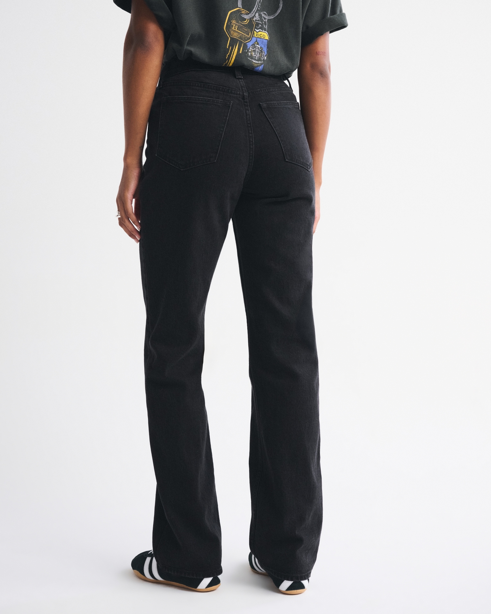 Curve Love High Rise 90s Relaxed Crossover Waistband Jean