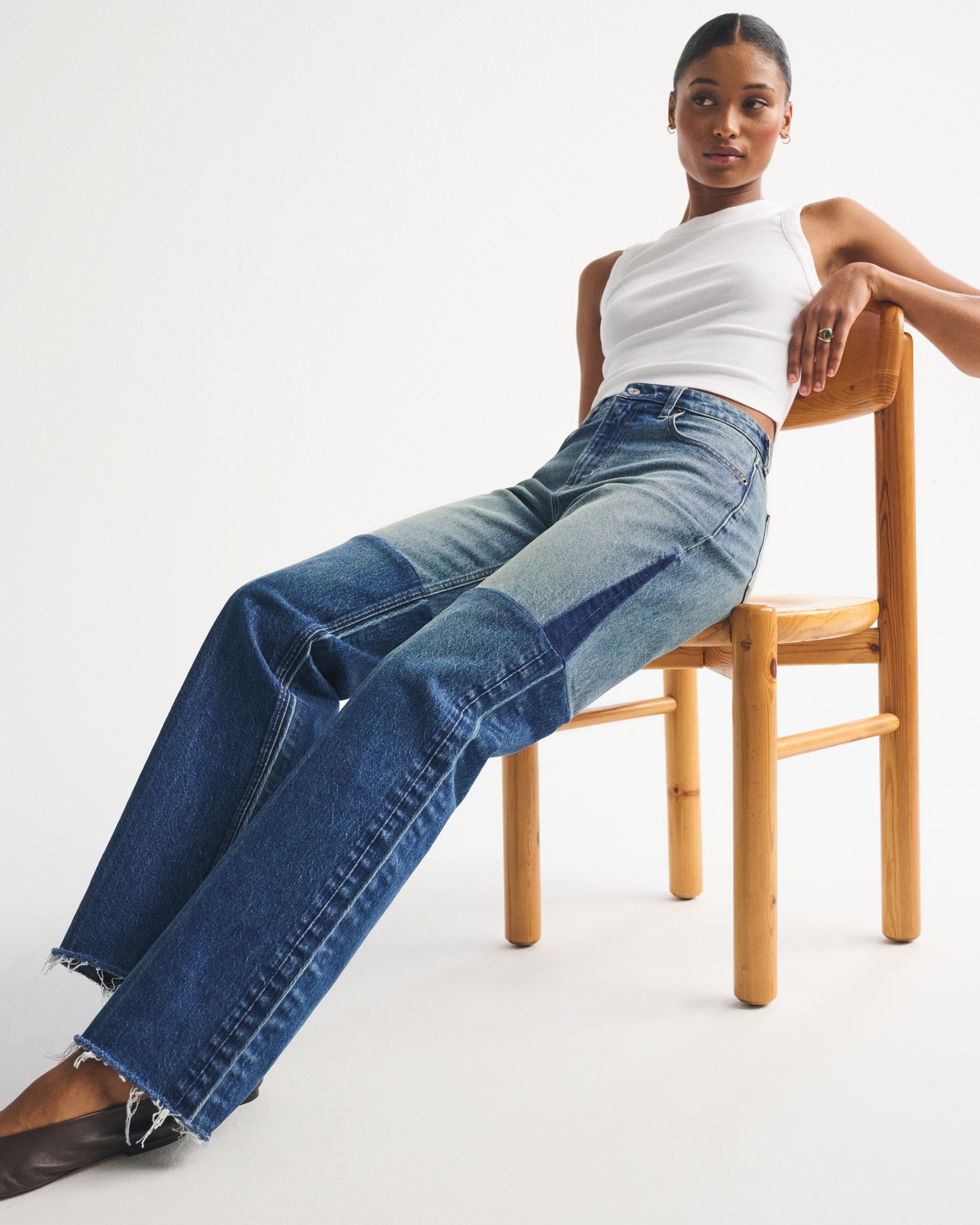 Женские джинсы Abercrombie & Fitch Curve Love High Rise 90s Relaxed Reworked Jean, цвет: Medium Reworked — фото 2