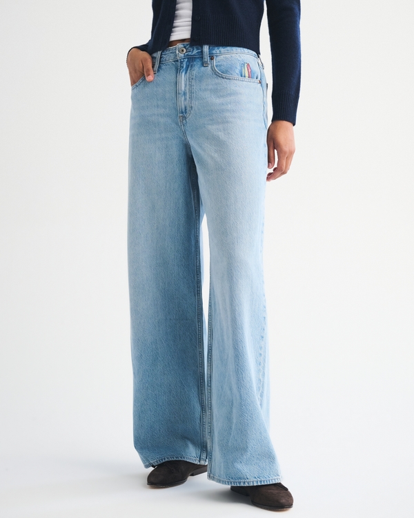 Women's Curve Love High Rise Wide Leg Fish Embroidered Jean