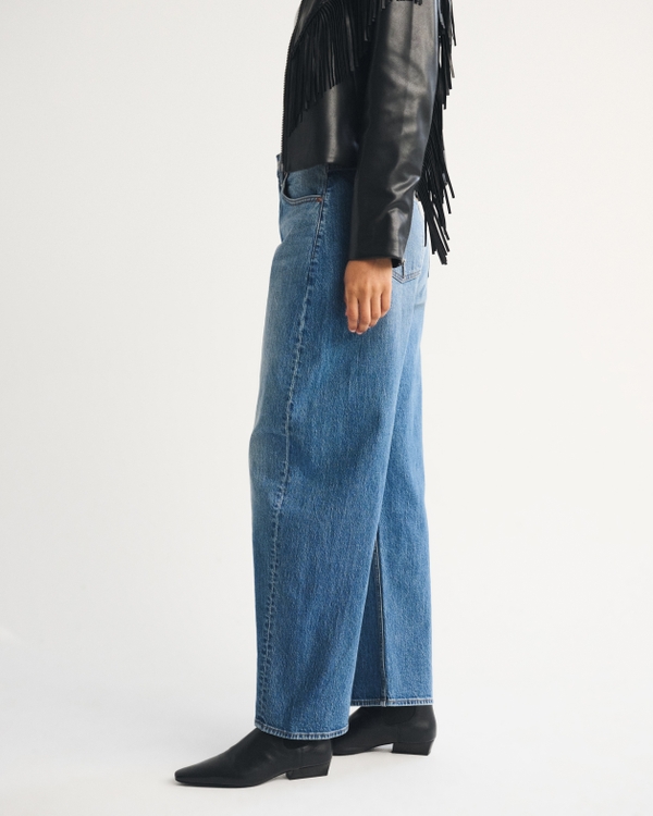 select to zoom model image