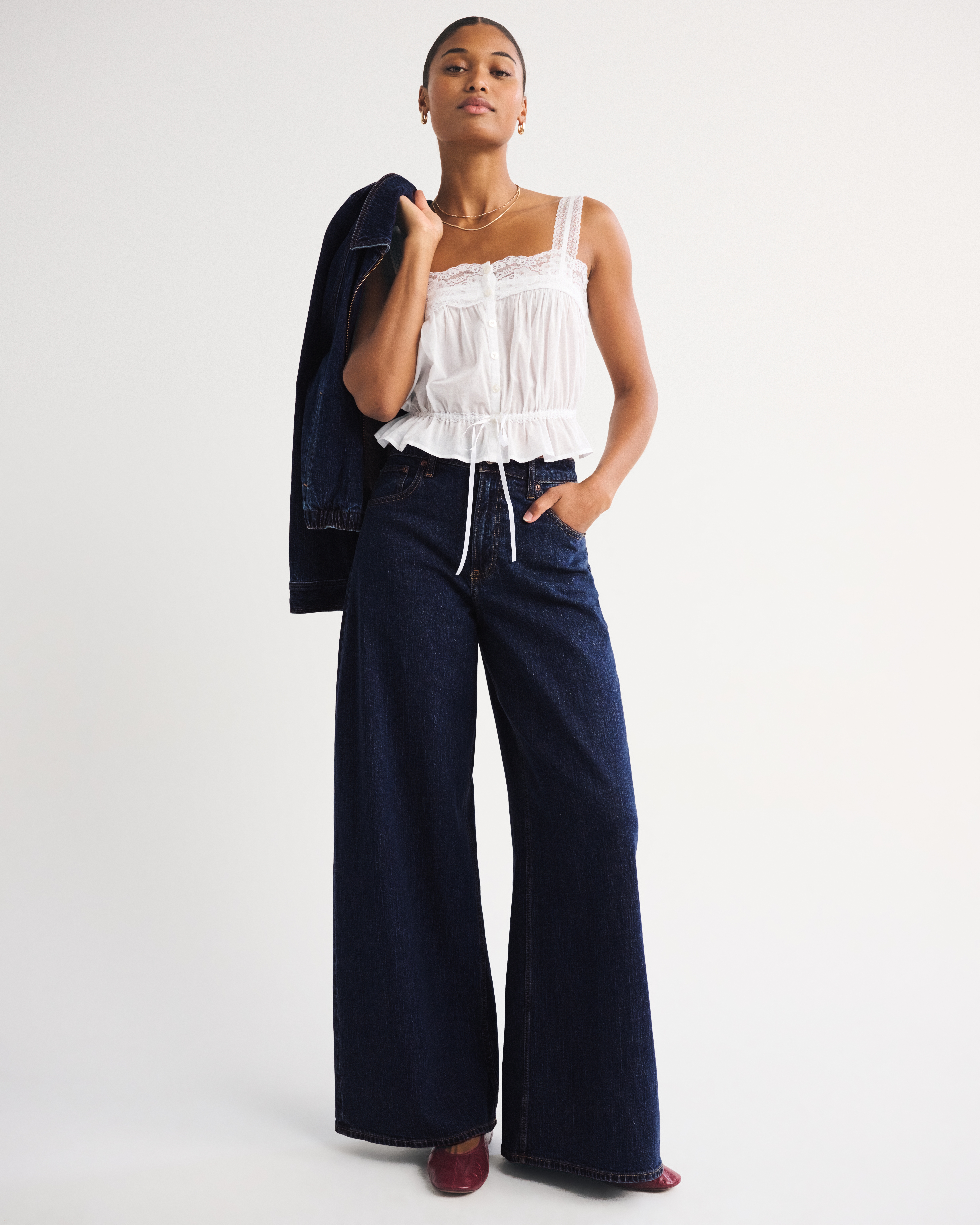 Женские джинсы Abercrombie & Fitch Linen-Blend Curve Love High Rise Ultra Wide Leg Jean — фото 2