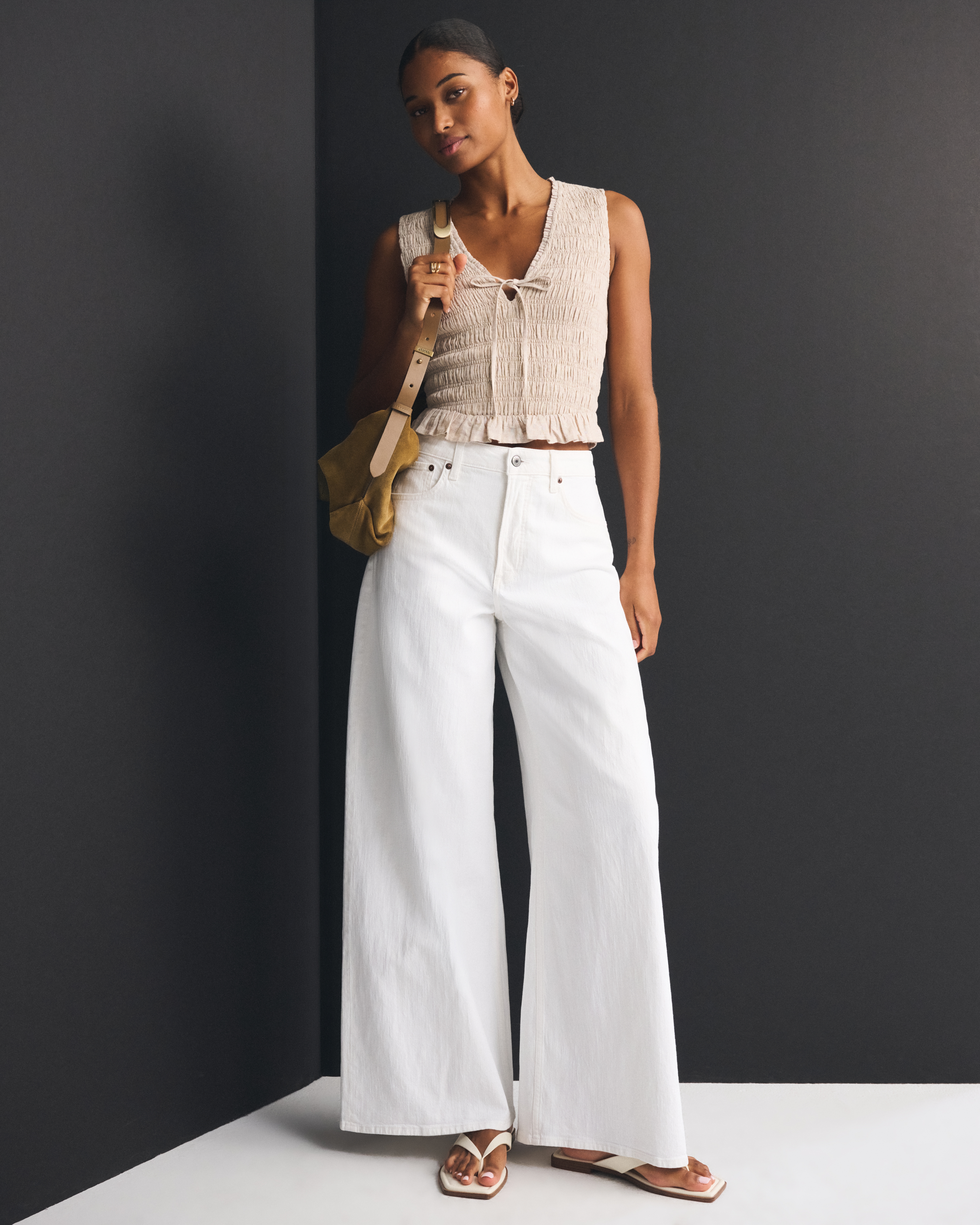 Женские джинсы Abercrombie & Fitch Linen-Blend Curve Love High Rise Ultra Wide Leg Jean — фото 2