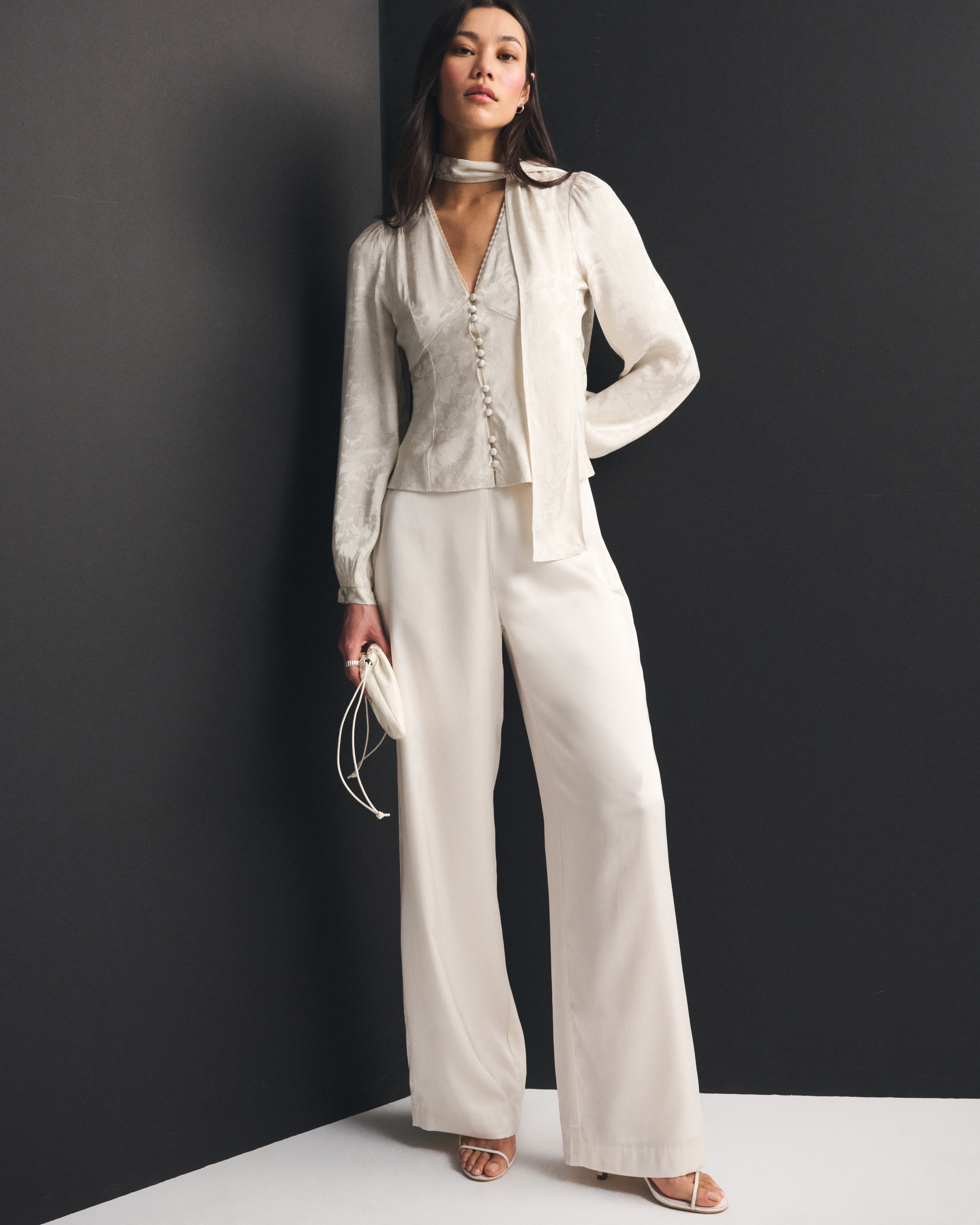 Женские брюки Abercrombie & Fitch Satin Side Zip Wide Leg Pant — фото 2