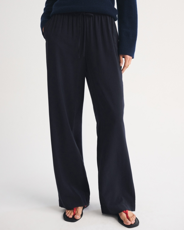 A&F Gemma Crepe Wide Leg Pull-On Pant, Black view 2