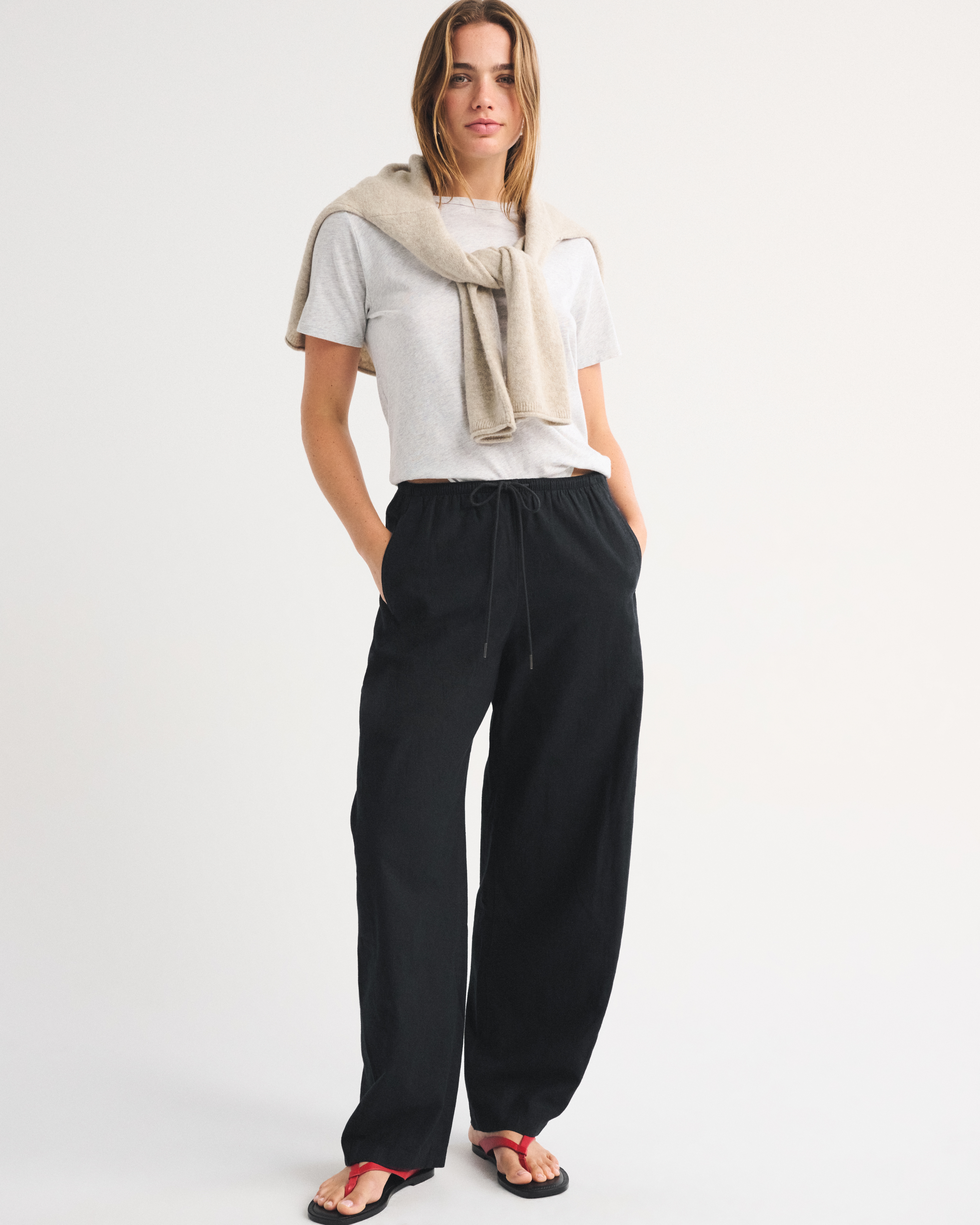 Женские брюки Abercrombie & Fitch Linen-Blend Barrel Pull-On Pant, цвет: Чёрный — фото 2