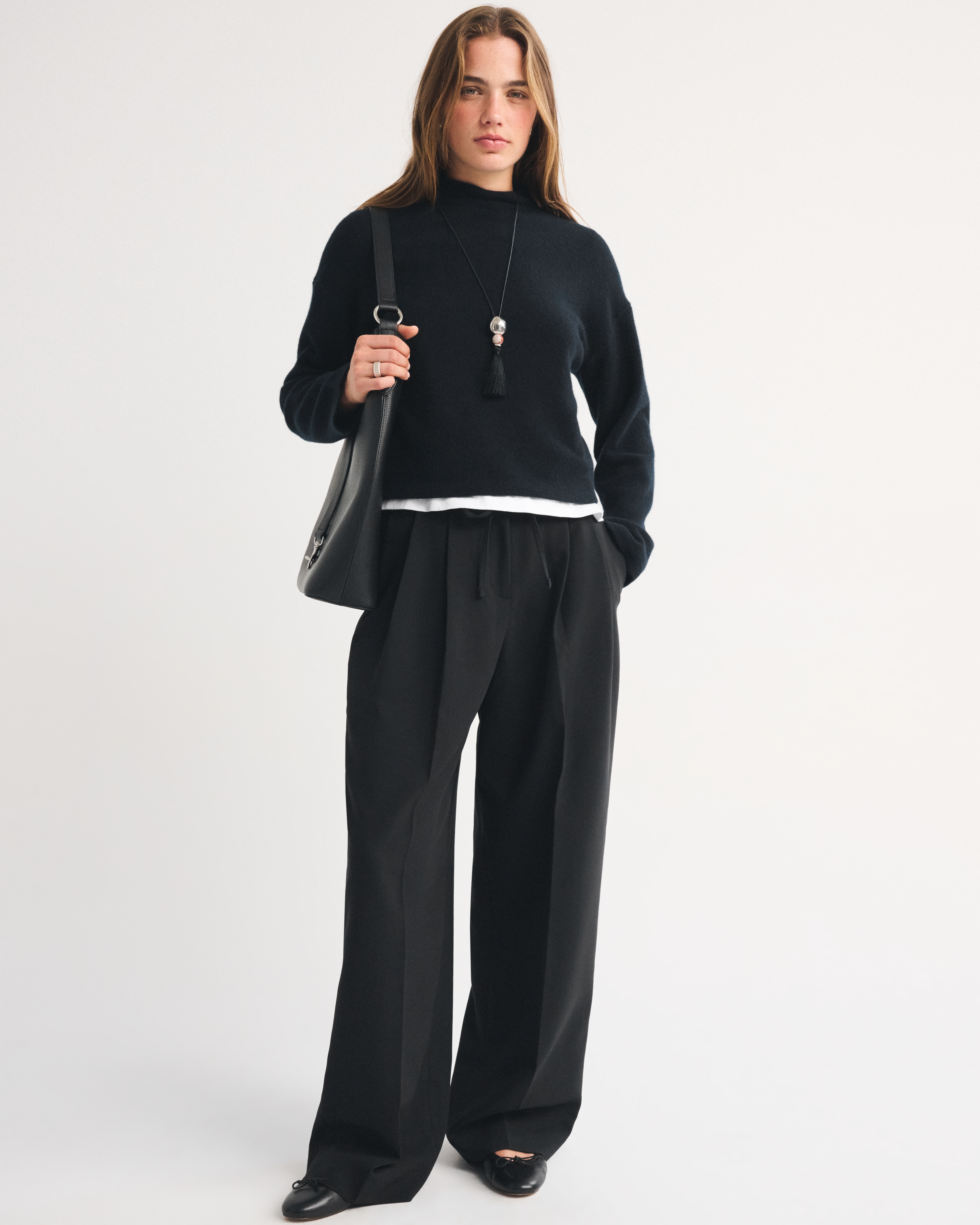 Женские брюки Abercrombie & Fitch A&F Sloane Tailored Wide Leg Pull-On Pant, цвет: Чёрный — фото 2