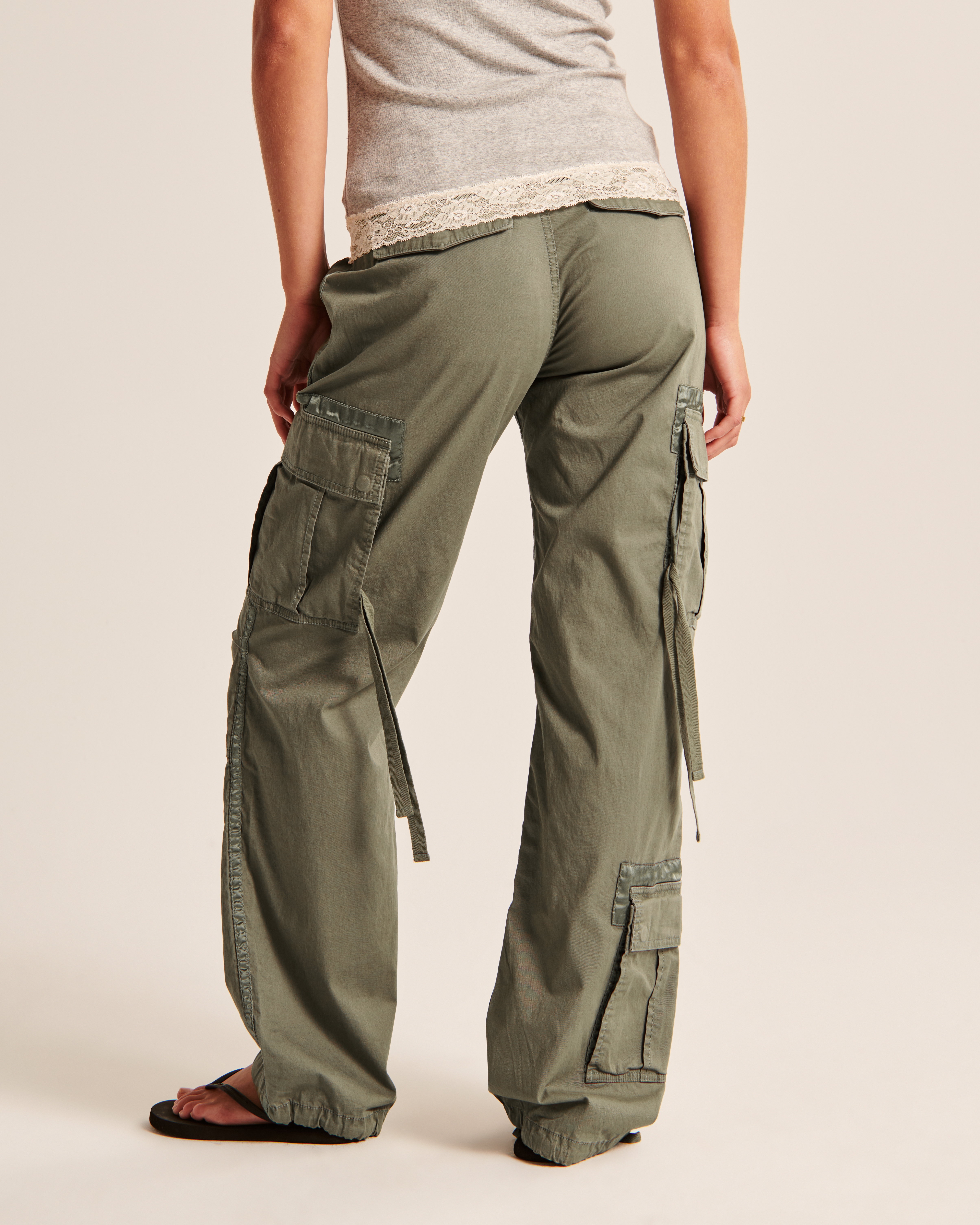 Women's 2000s Utility Pant | Women's Clearance | Abercrombie.com