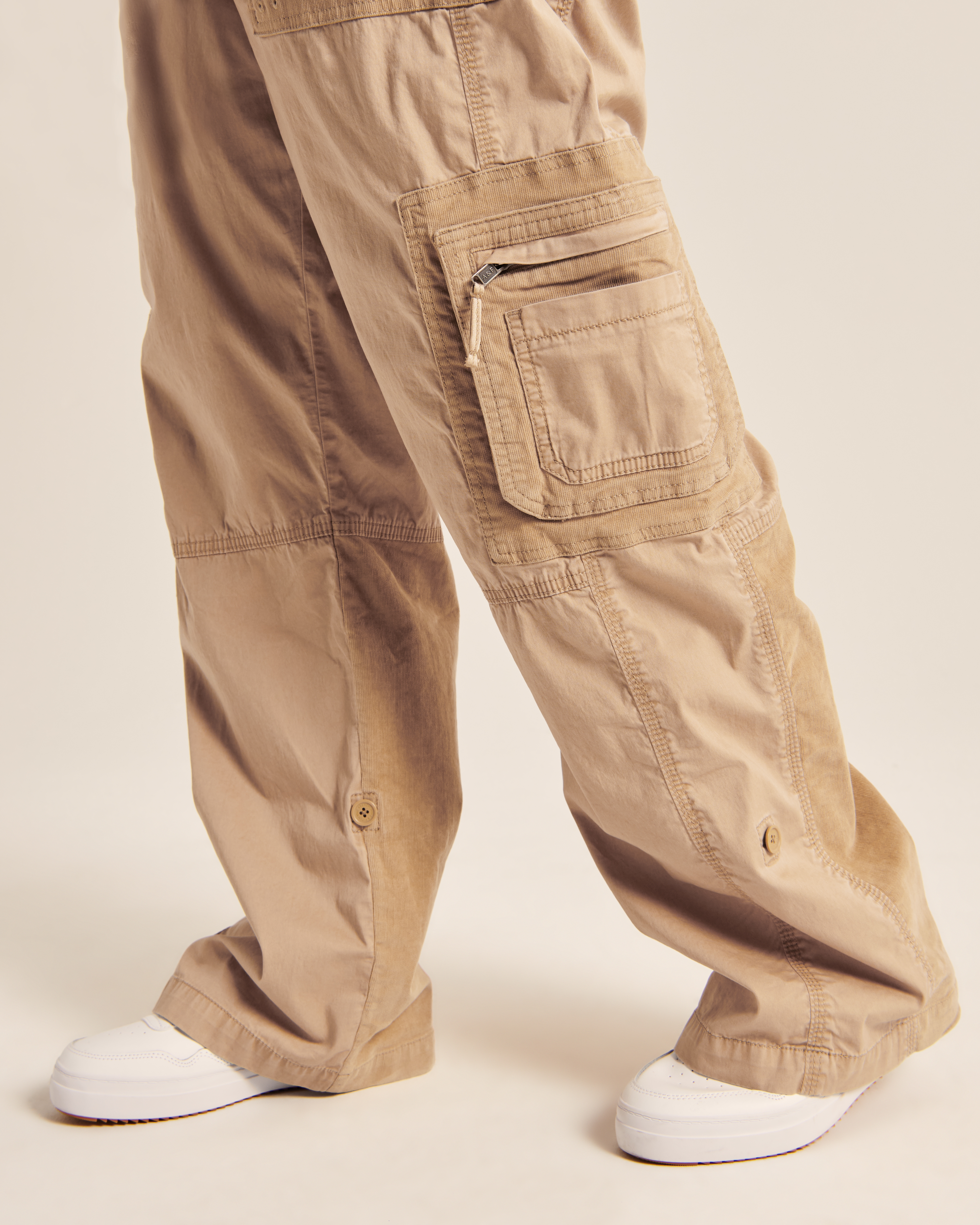 Pantalón utilitario con estilo de los 2000