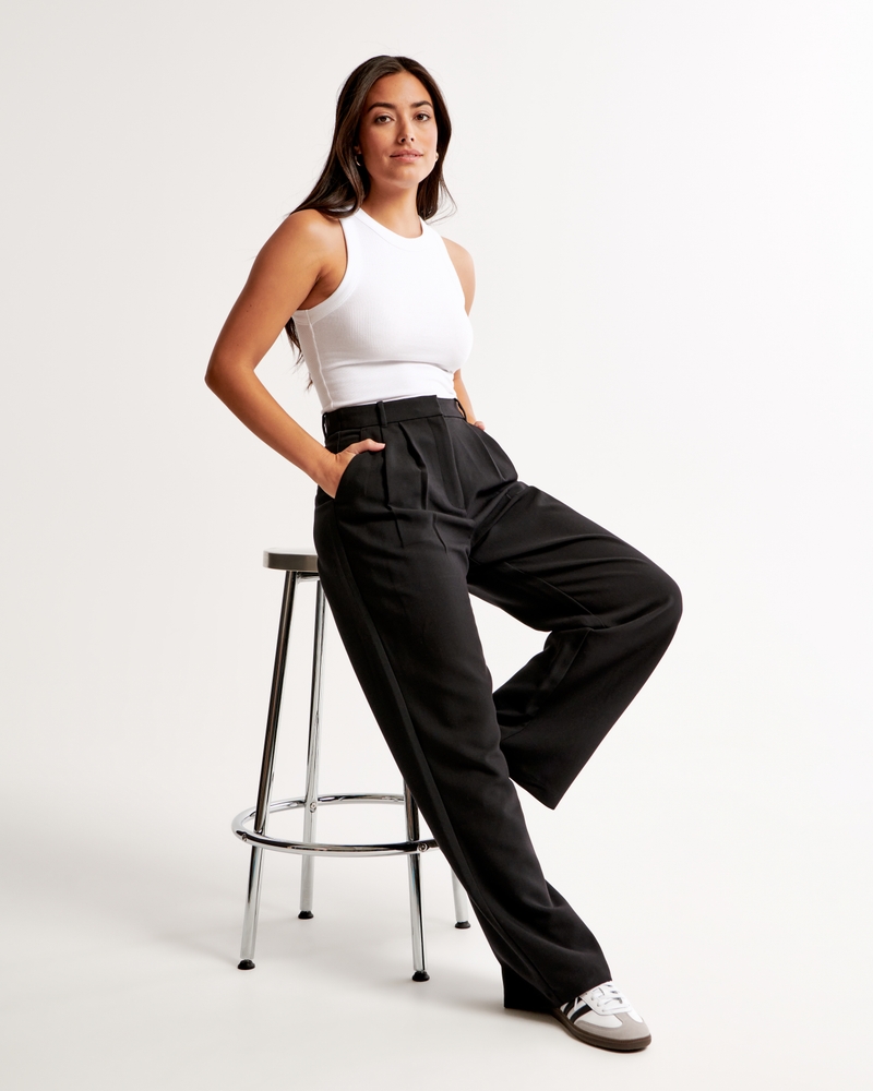 Stretch Crepe Pleated Wide Leg Pant