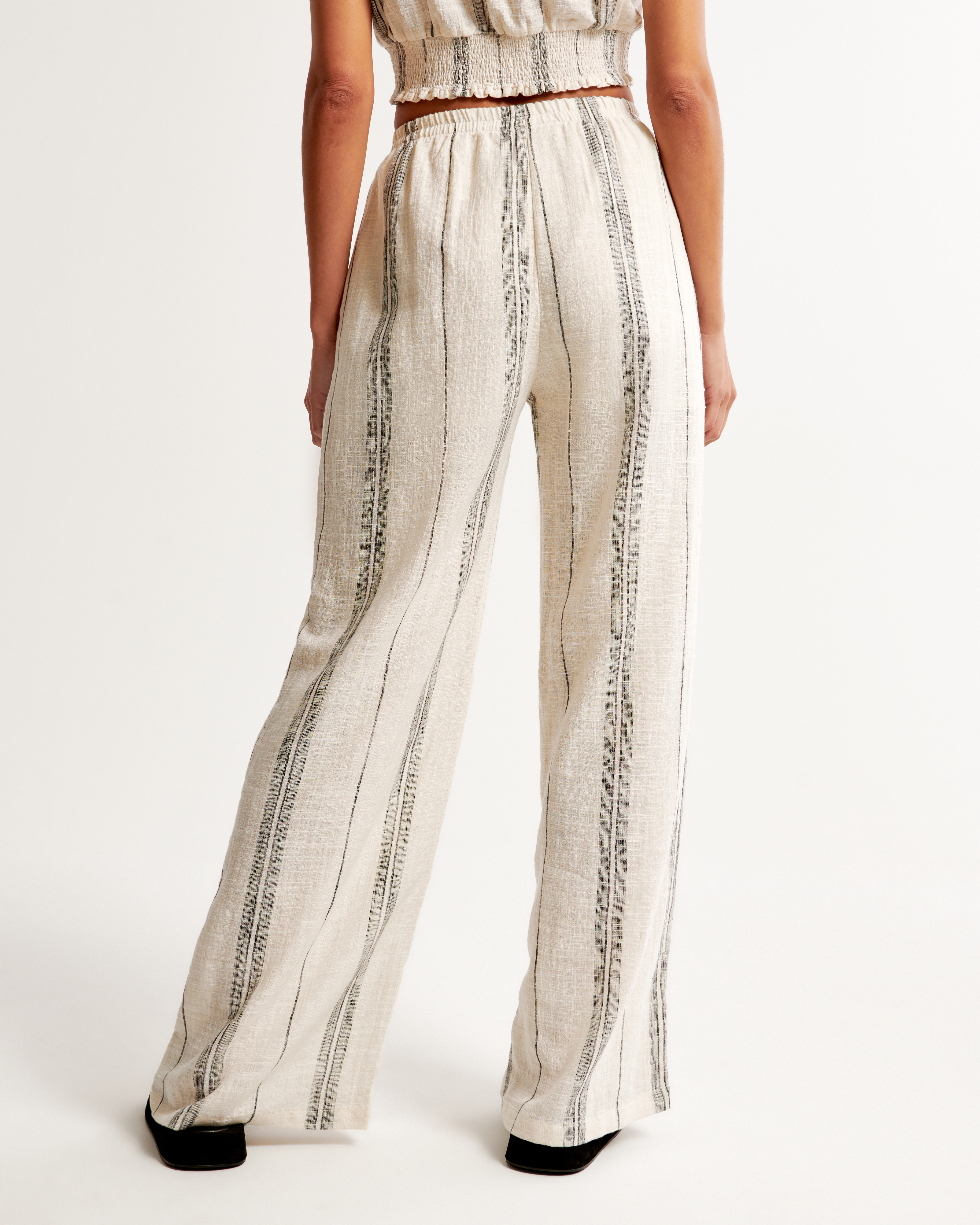 Women's Crinkle Textured Pull-On Ultra Wide Leg Pant | Women's