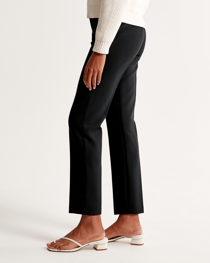 The $900 Stretch Pant That Fashion Insiders Can't Get Enough Of
