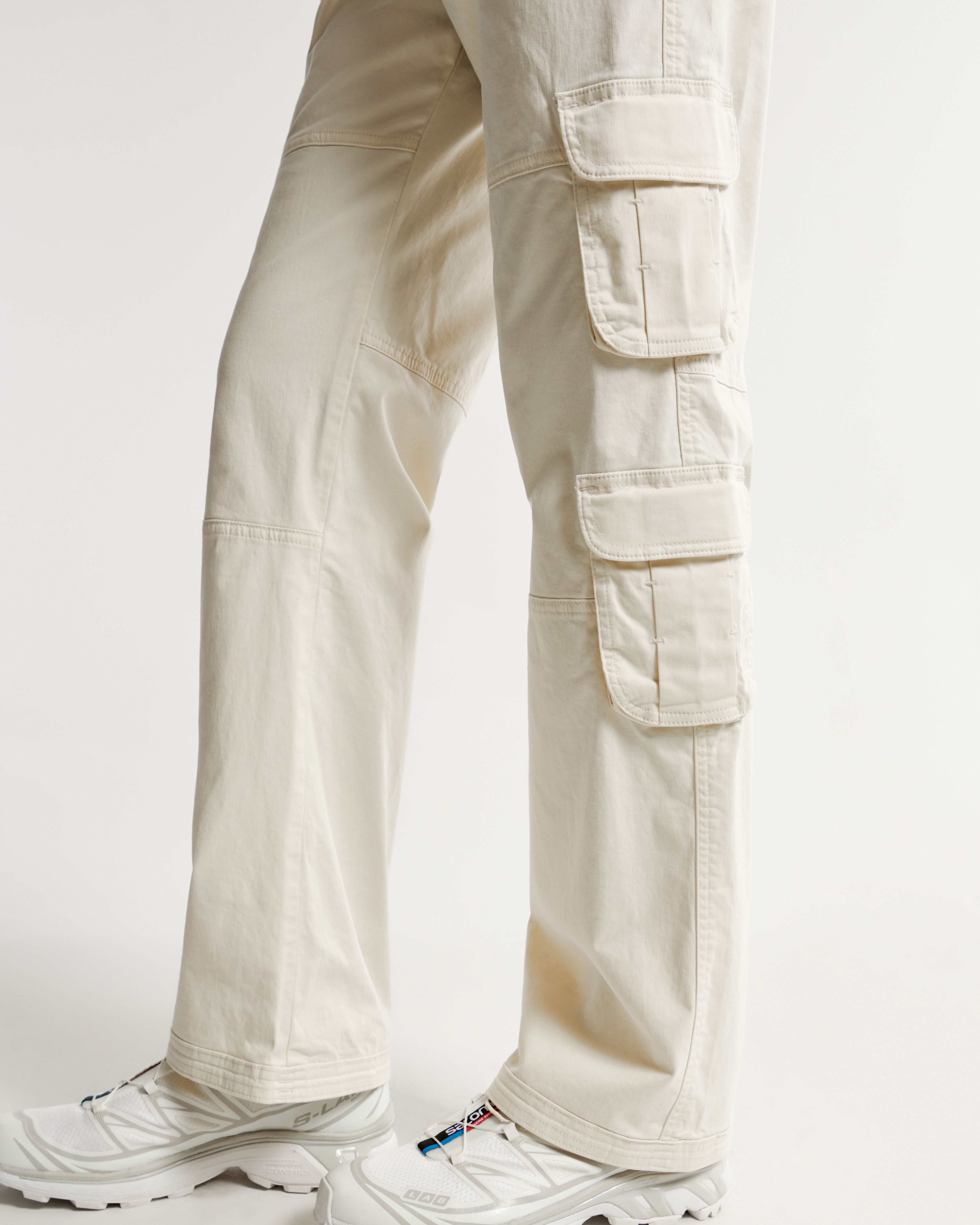 Wrangler white best sale cargo pants