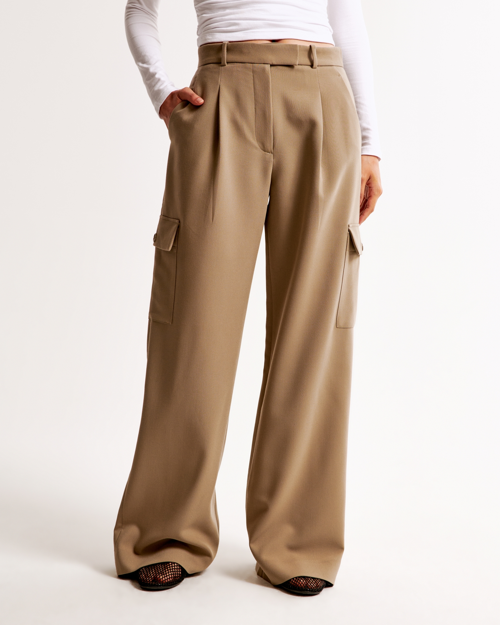 A&F Harper Tailored Ultra Wide Leg Cargo Pant