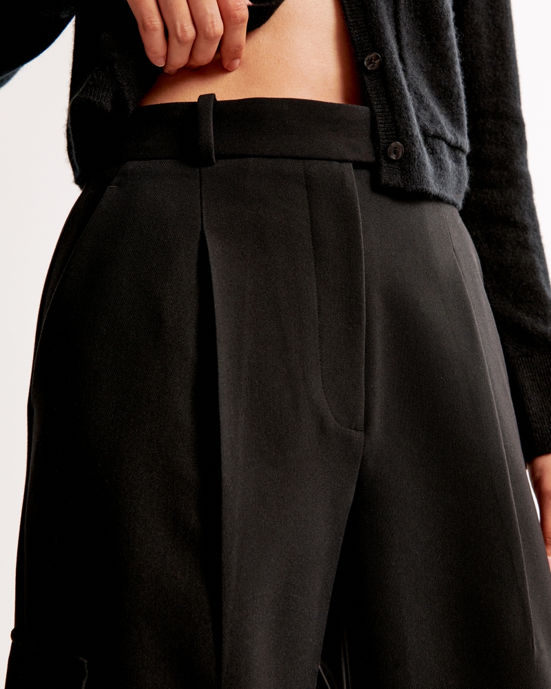 A&F Harper Tailored Ultra Wide Leg Cargo Pant