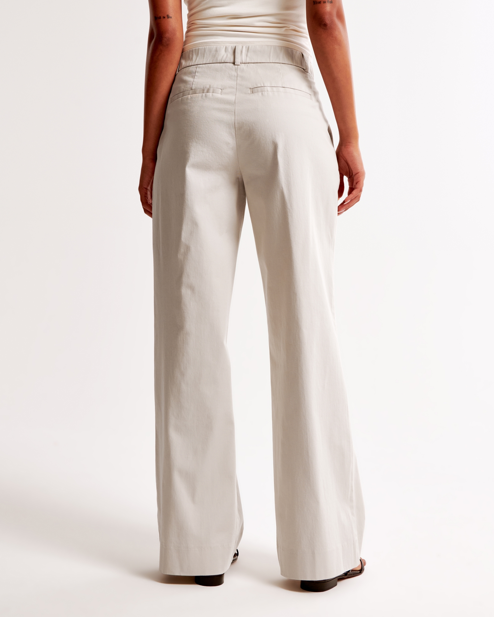 A&F Sloane Low Rise Tailored Twill Pant