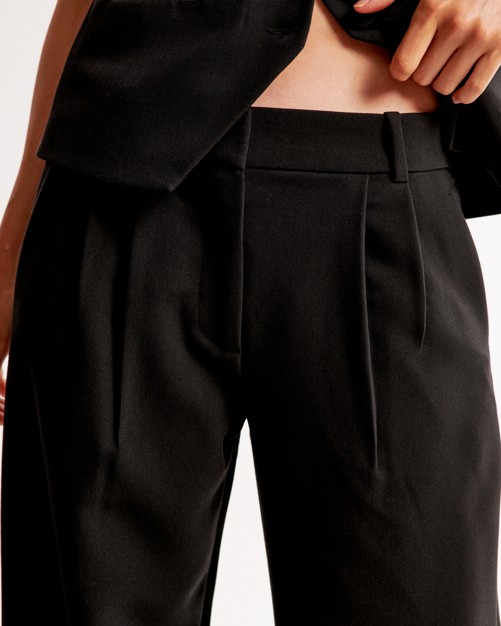 A&F Sloane Low Rise Tailored Pant