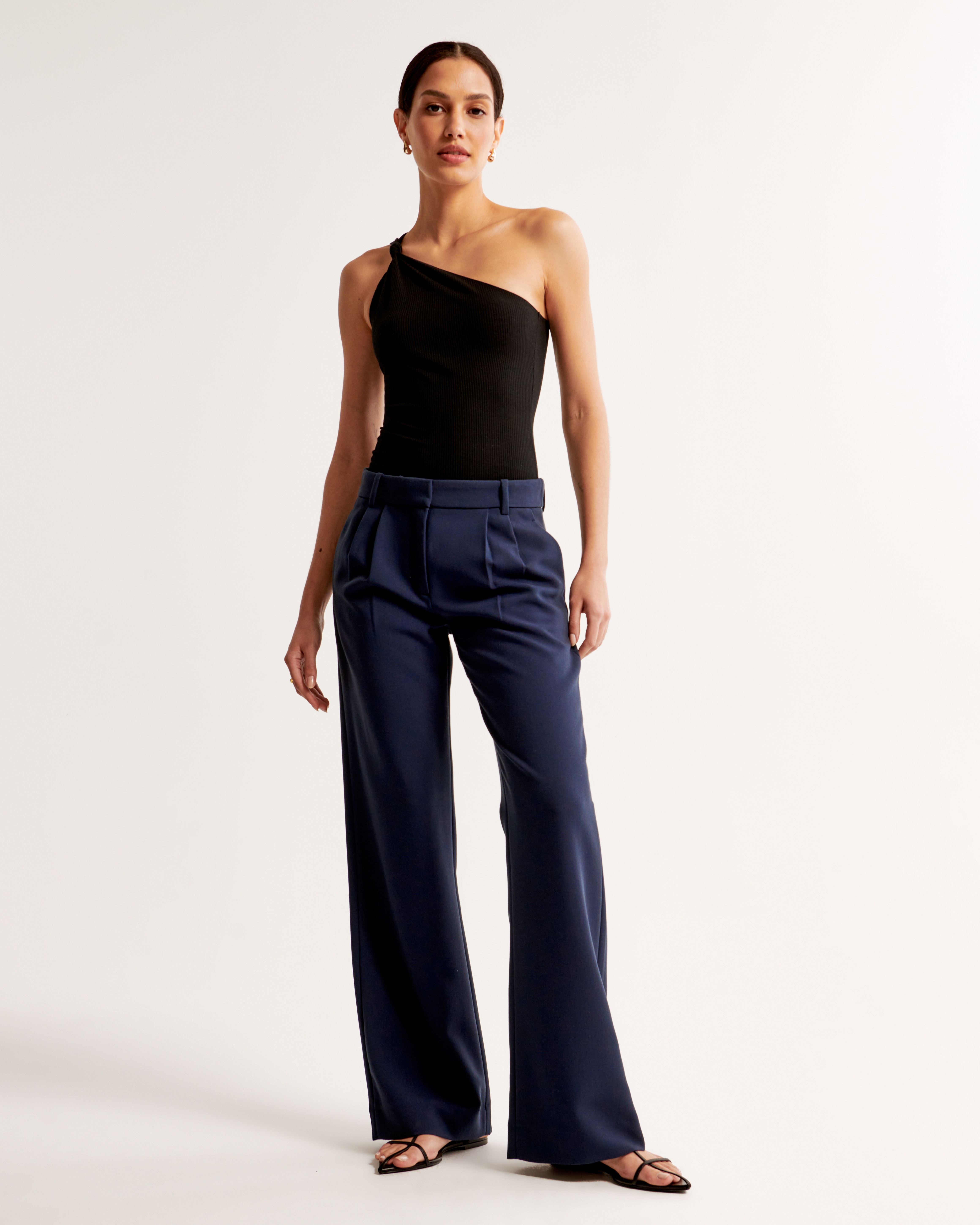 Abercrombie & Fitch A&f Sloane Low Rise Tailored Wide Leg Pant In Blue
