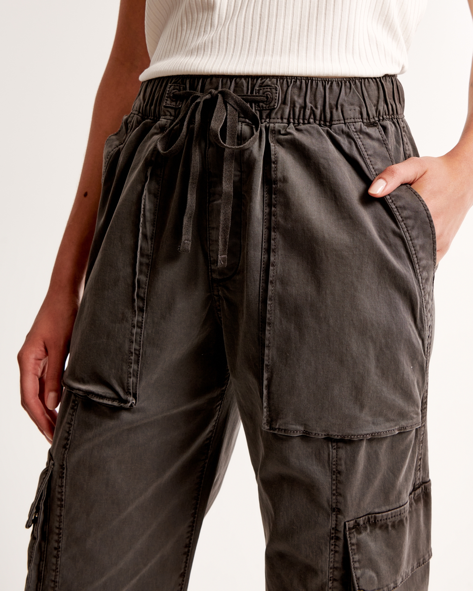 Pull-On Wide Leg Cargo Pant