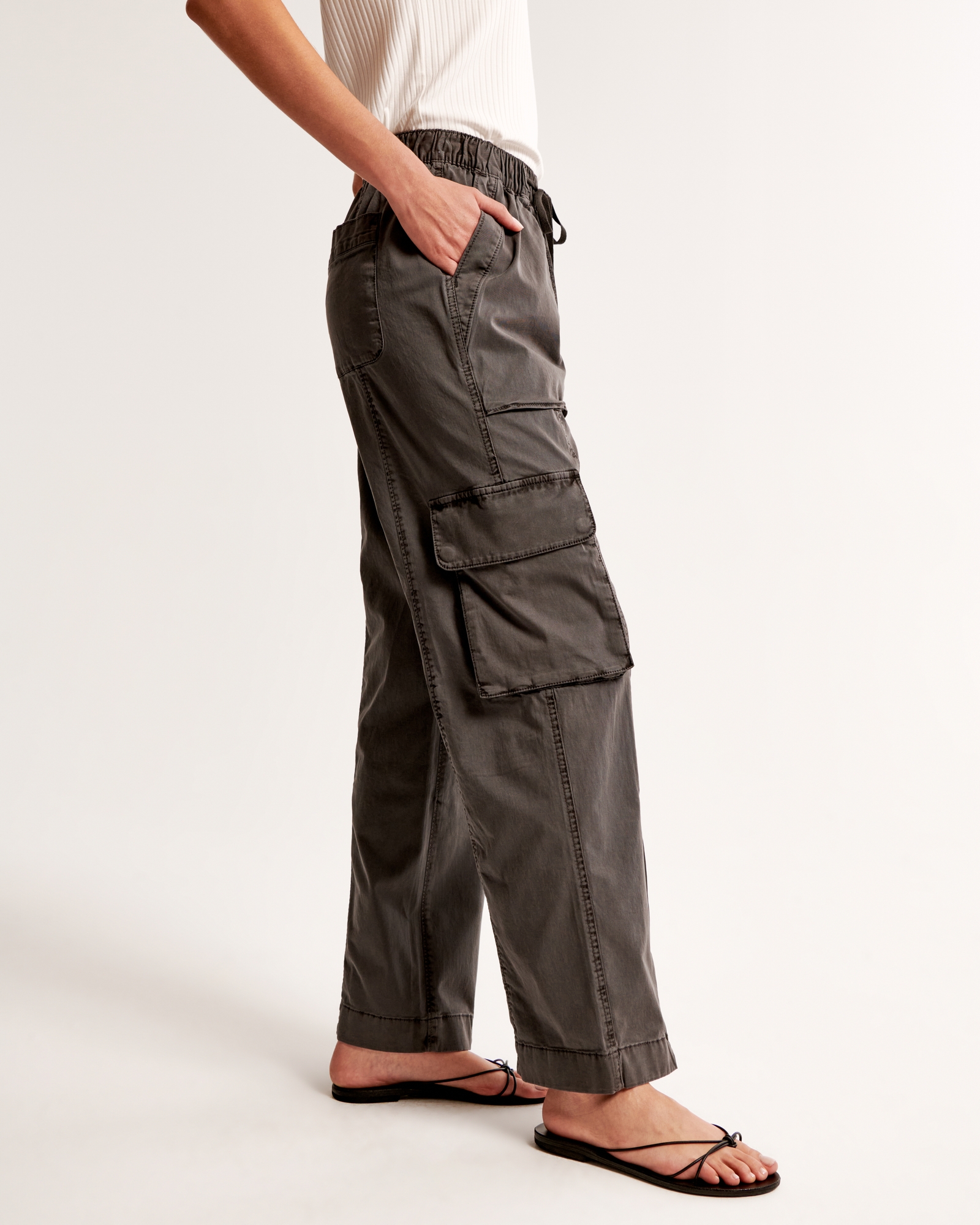 Pull-On Wide Leg Cargo Pant