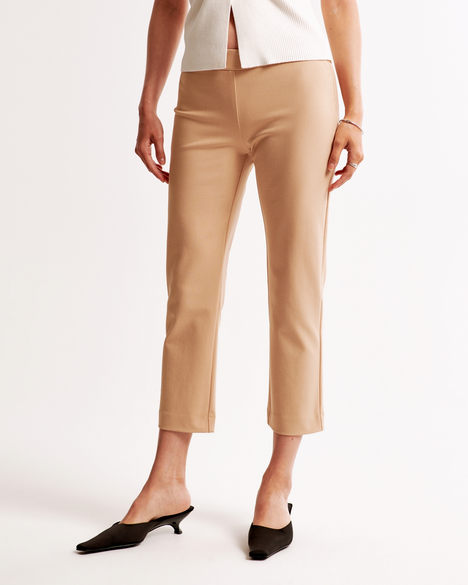 Low Rise Capri Pant