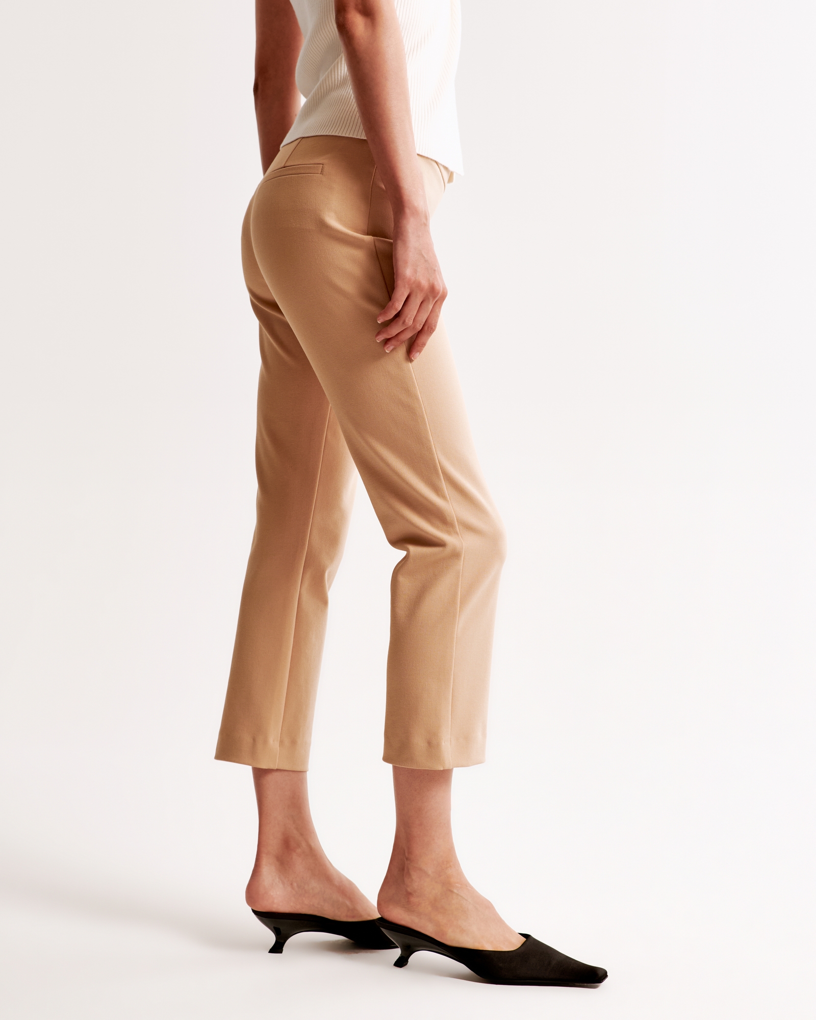 Low Rise Capri Pant