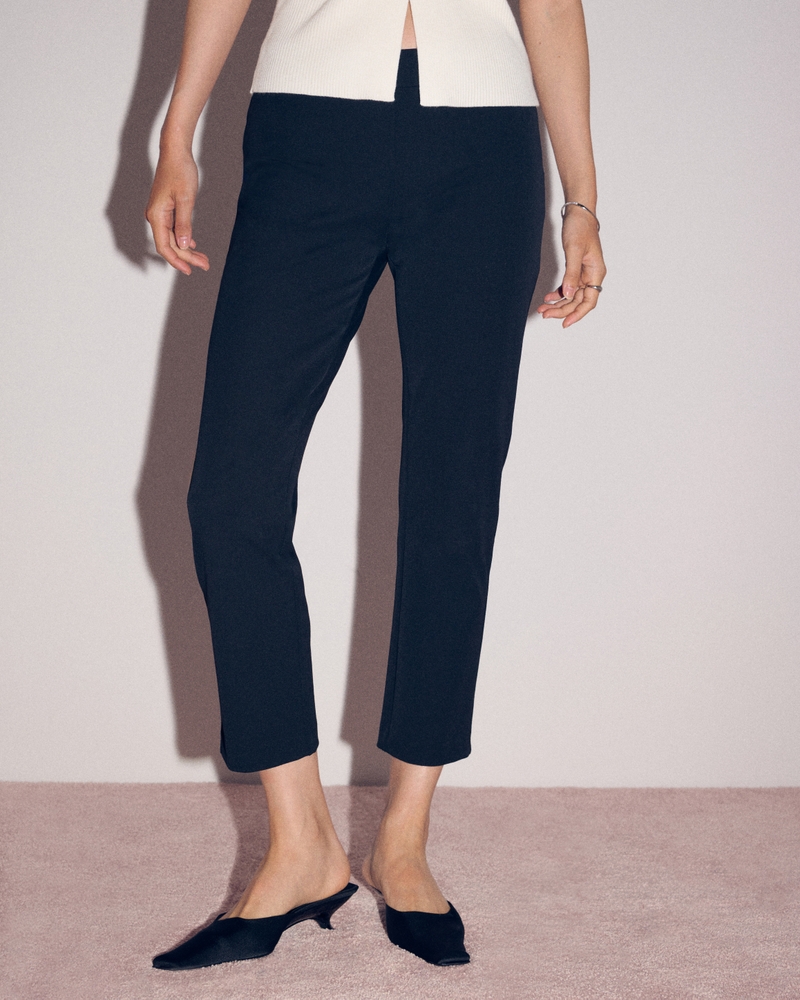 Low Rise Capri Pant