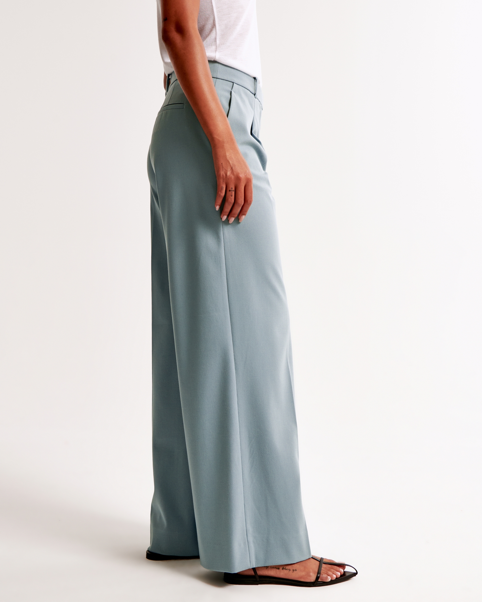 Mid Rise Tailored Wide Leg Pant