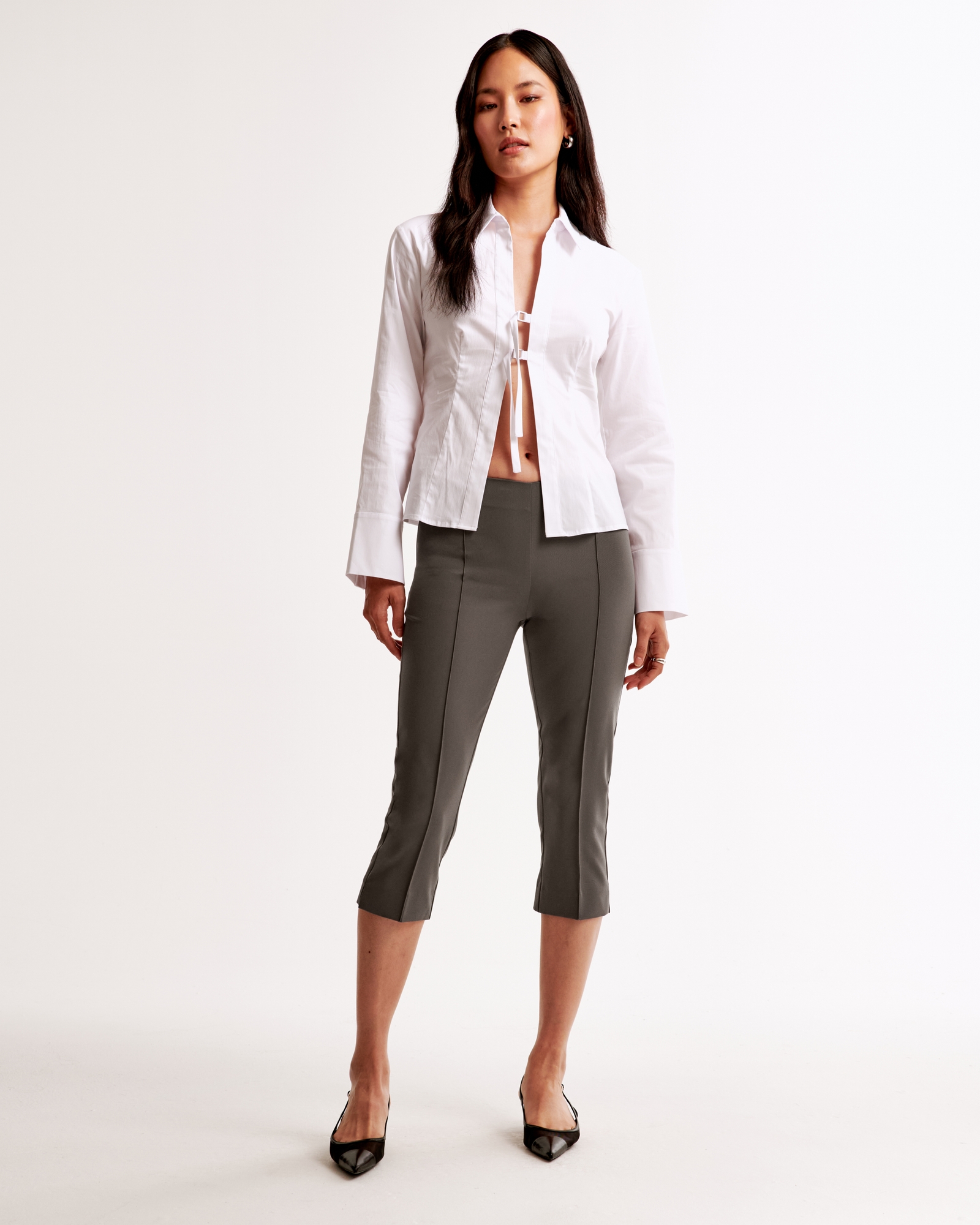 Low Rise Pintuck Capri Pant