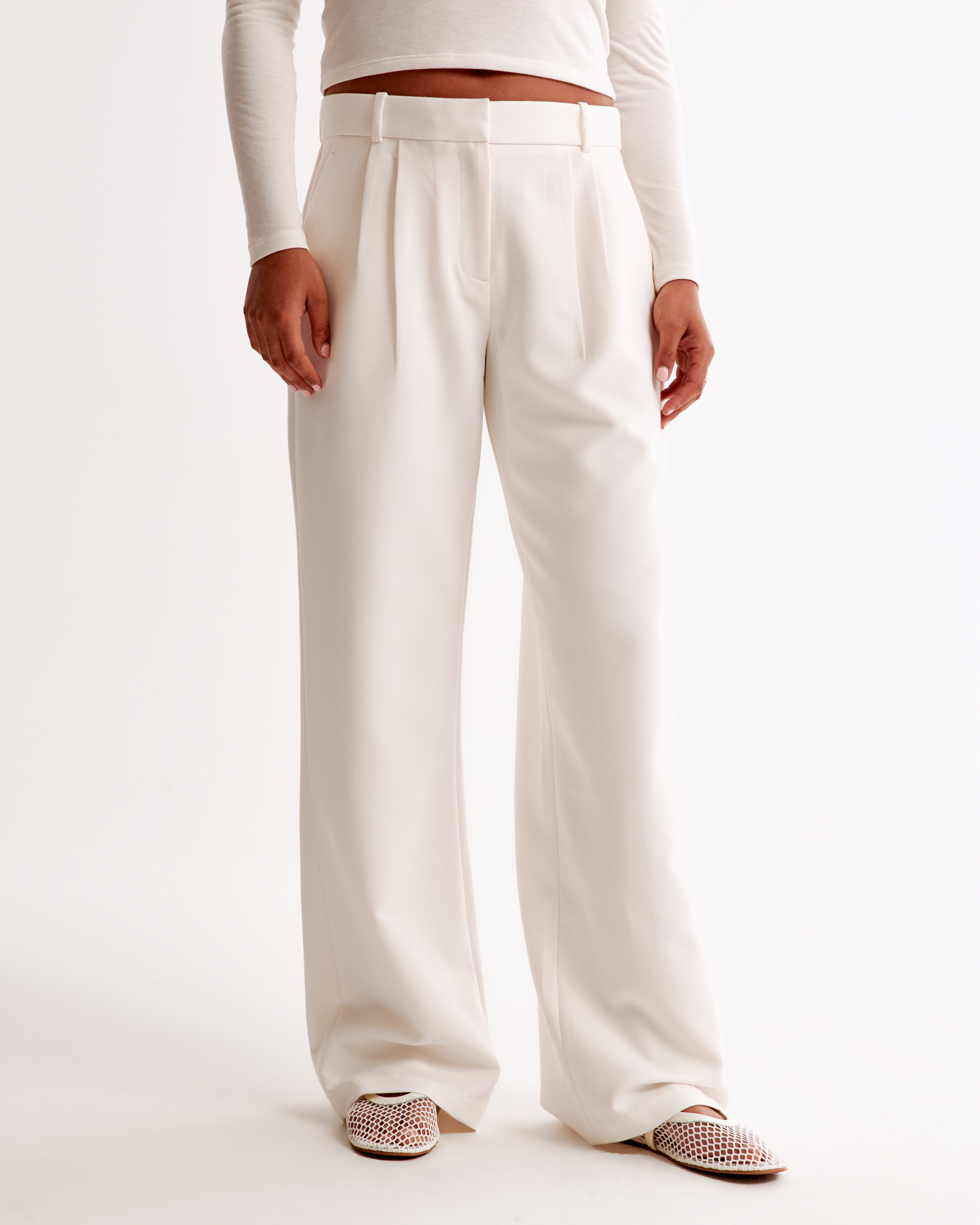 Abercrombie & Fitch Curve Love A&f Sloane Low Rise Tailored Wide Leg Pant In White