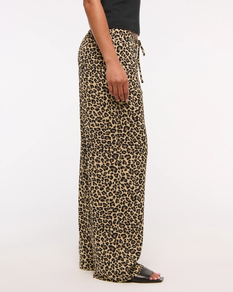 Drapey Wide Leg Pull-On Pant