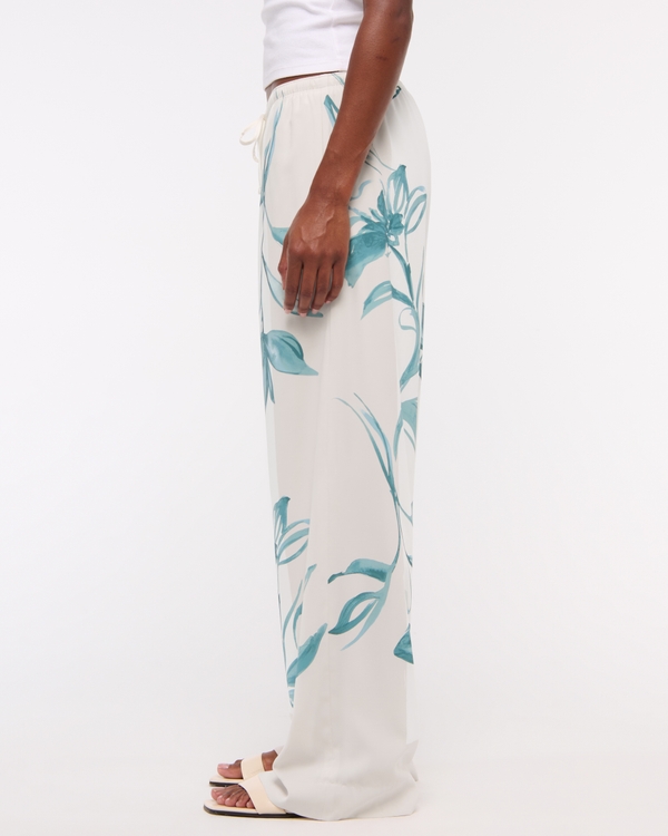 Drapey Wide Leg Pull-On Pant
