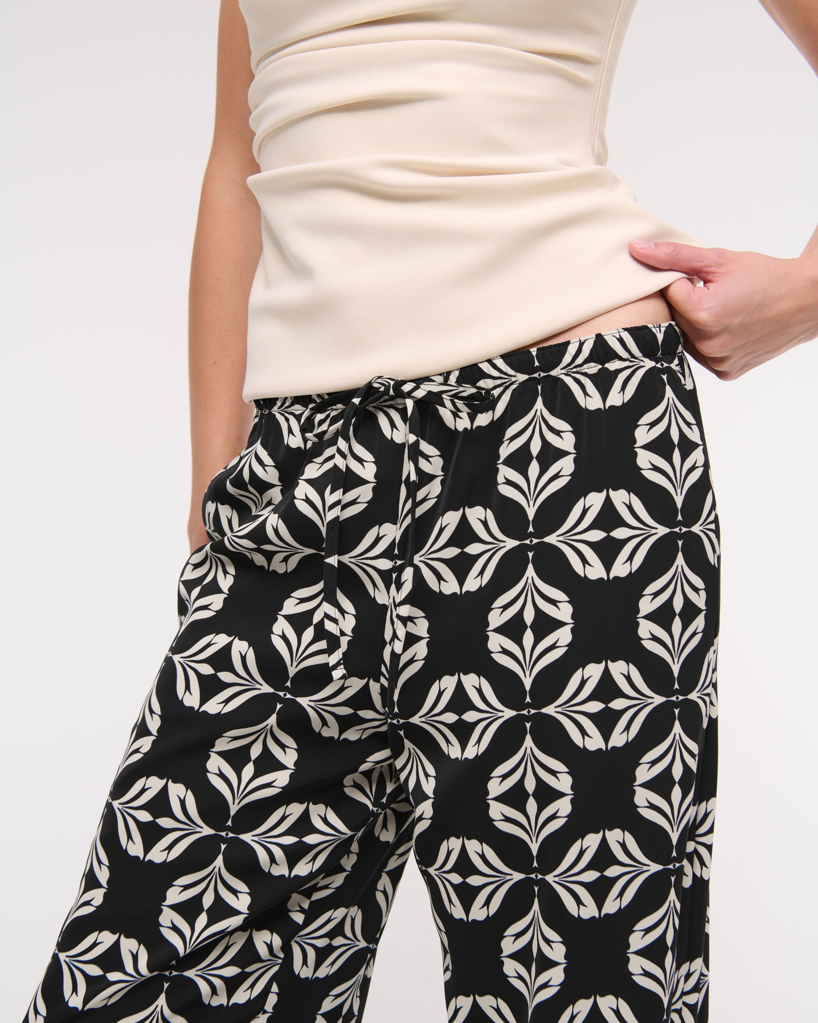 Drapey Wide Leg Pull-On Pant