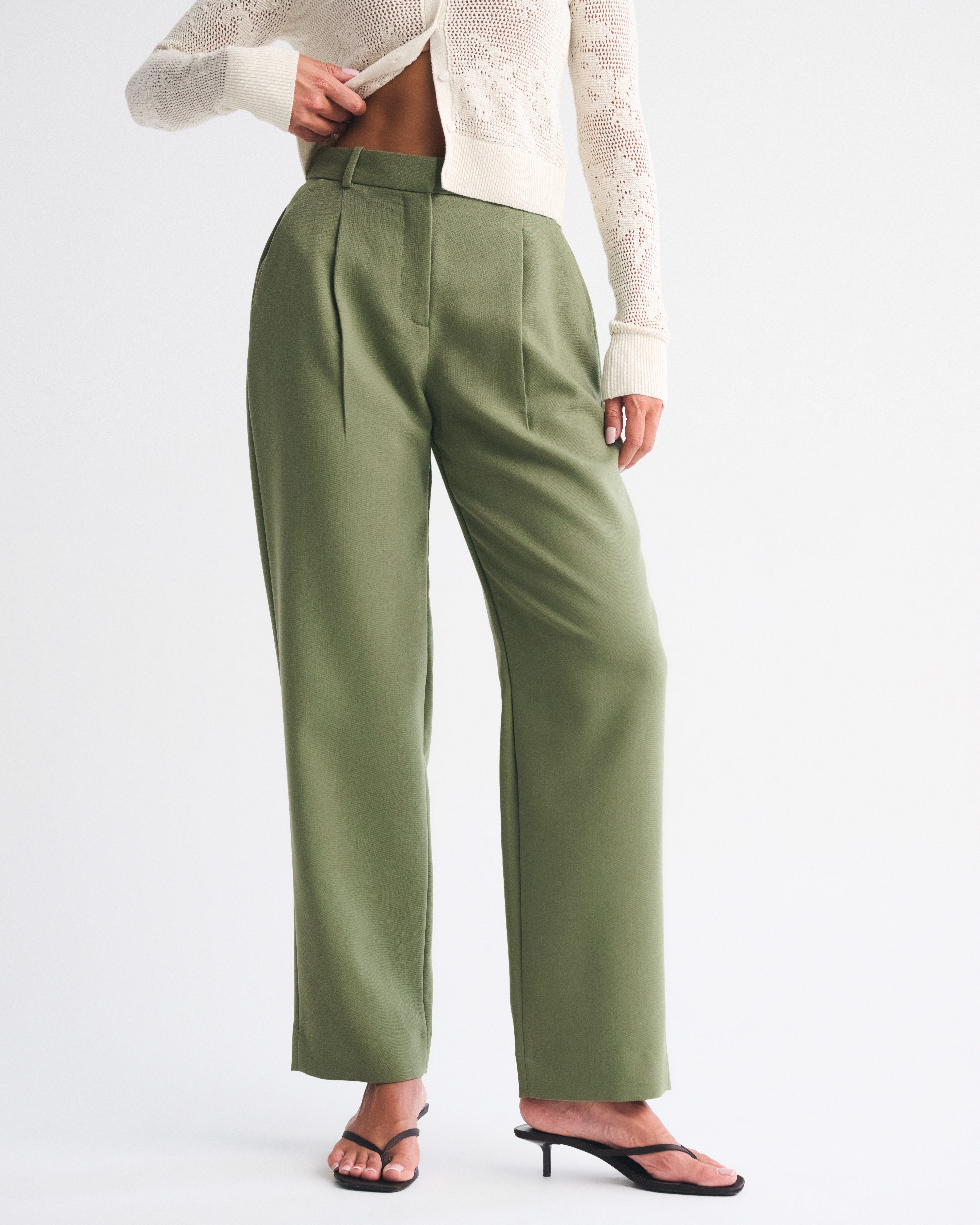 Abercrombie & Fitch Curve Love A&f Quinn Tailored Straight Pant In Green