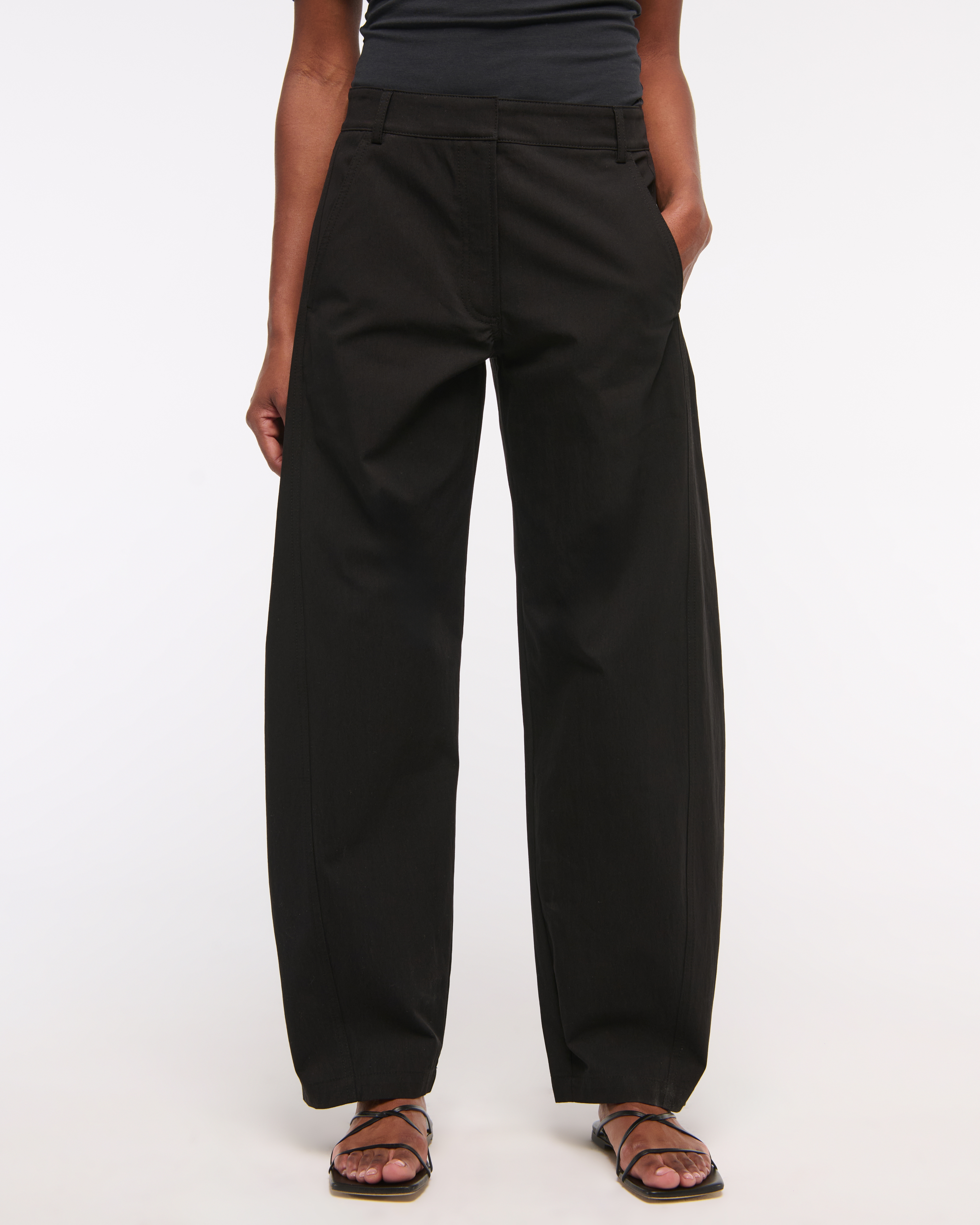 Abercrombie & Fitch Mid Rise Barrel Pant In Black