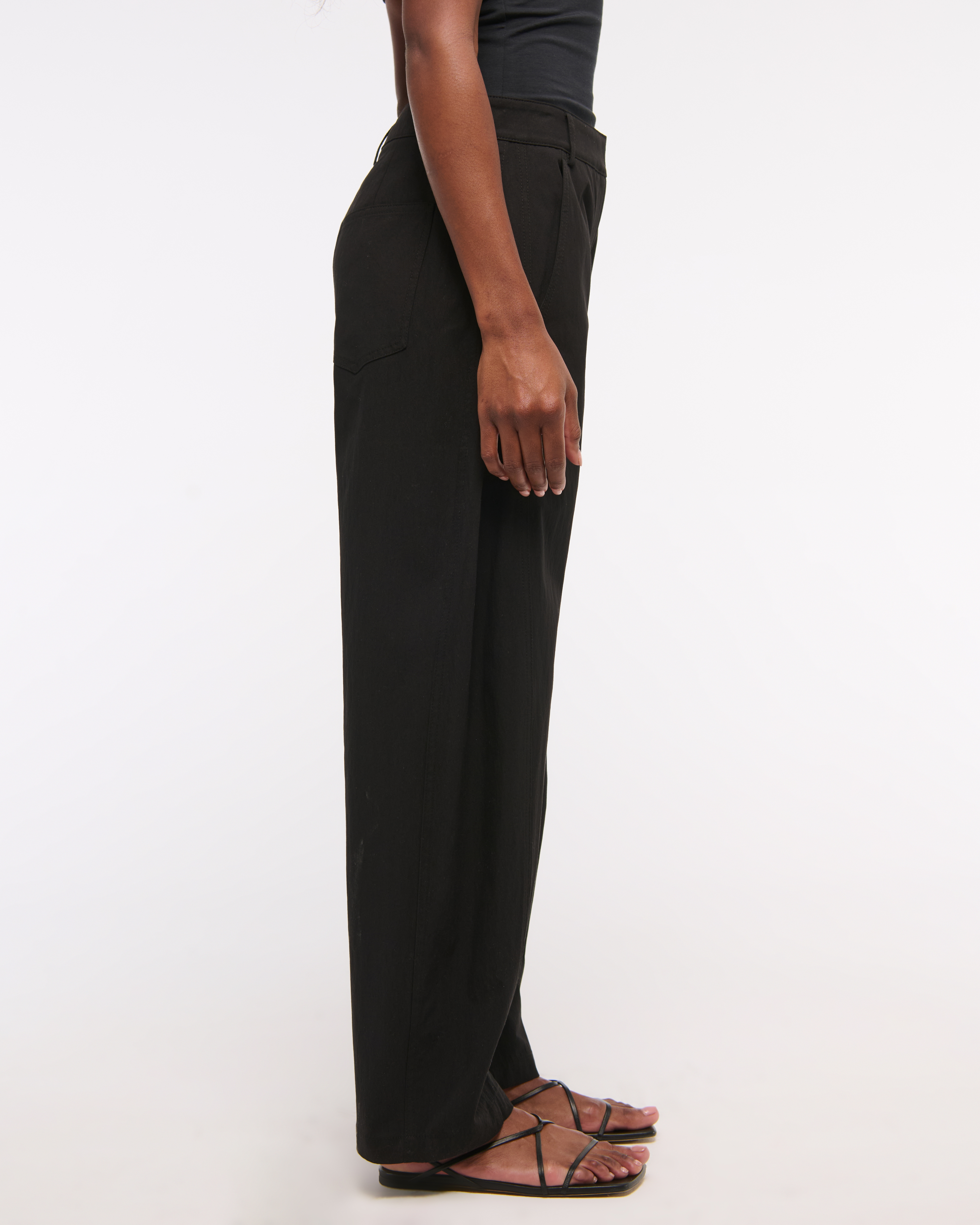 Abercrombie & Fitch Mid Rise Barrel Pant In Black