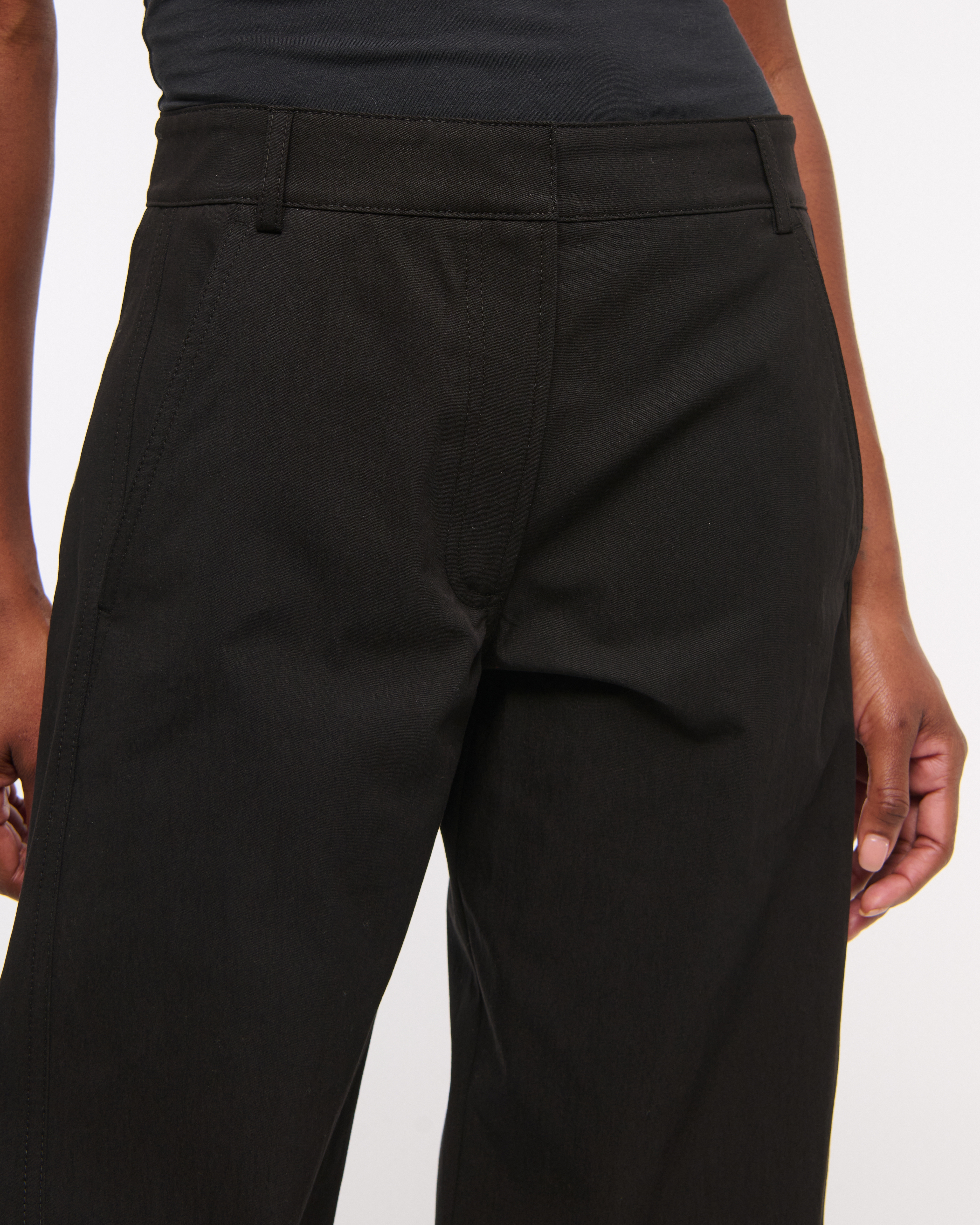 Abercrombie & Fitch Mid Rise Barrel Pant In Black