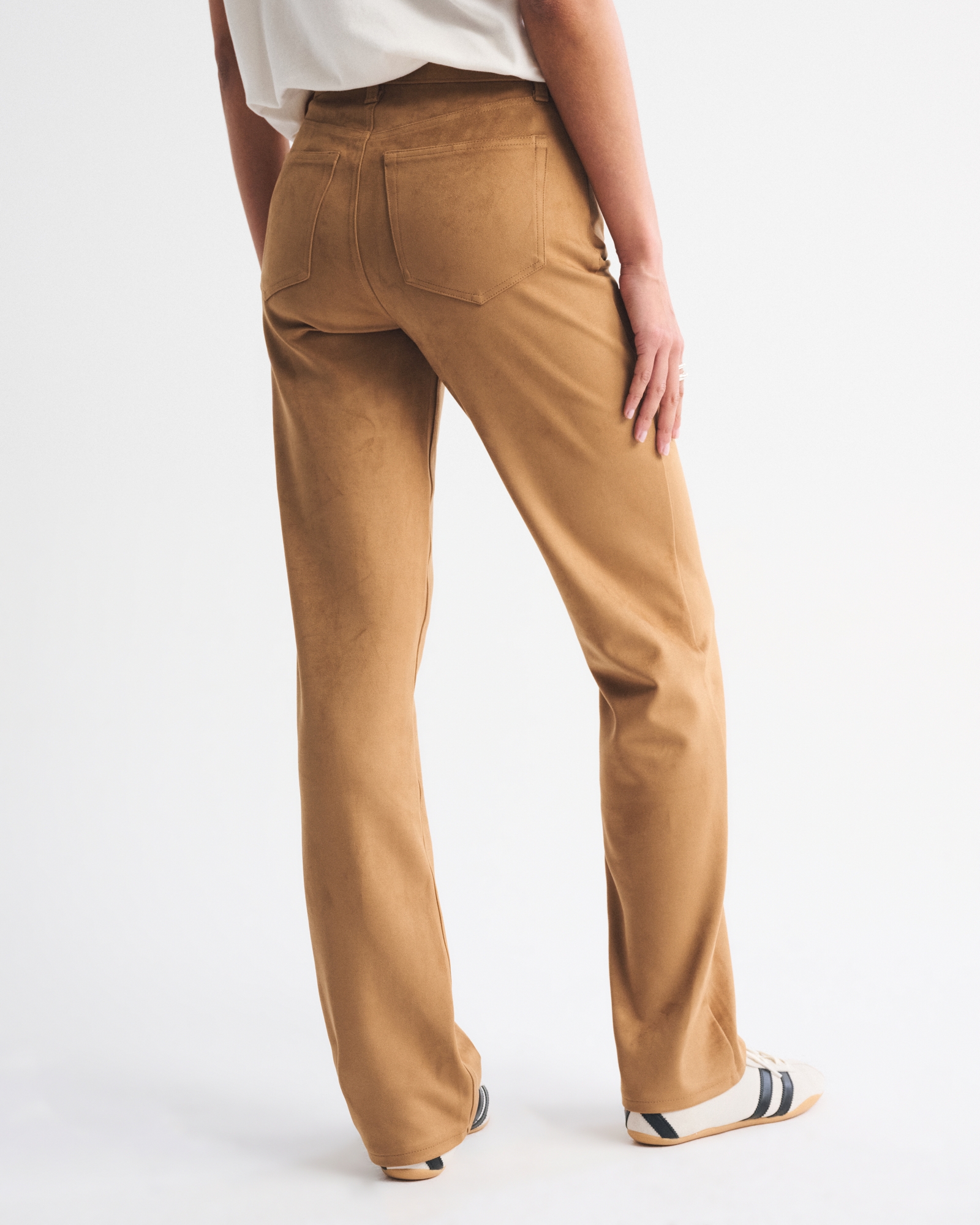 High Rise 90s Relaxed Vegan Suede Pant