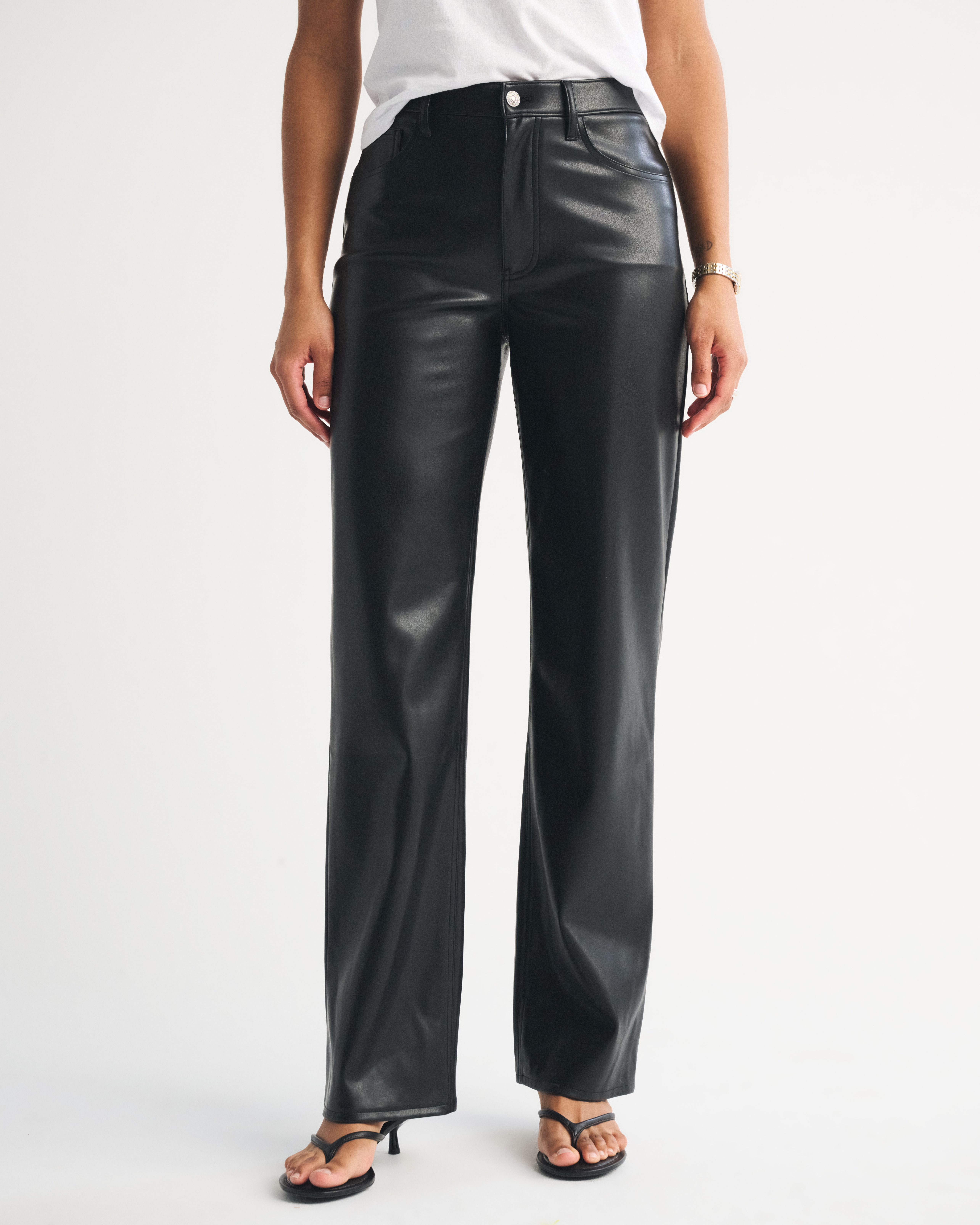 Женские брюки Abercrombie & Fitch Curve Love High Rise 90s Relaxed Vegan Leather Pant — фото 3