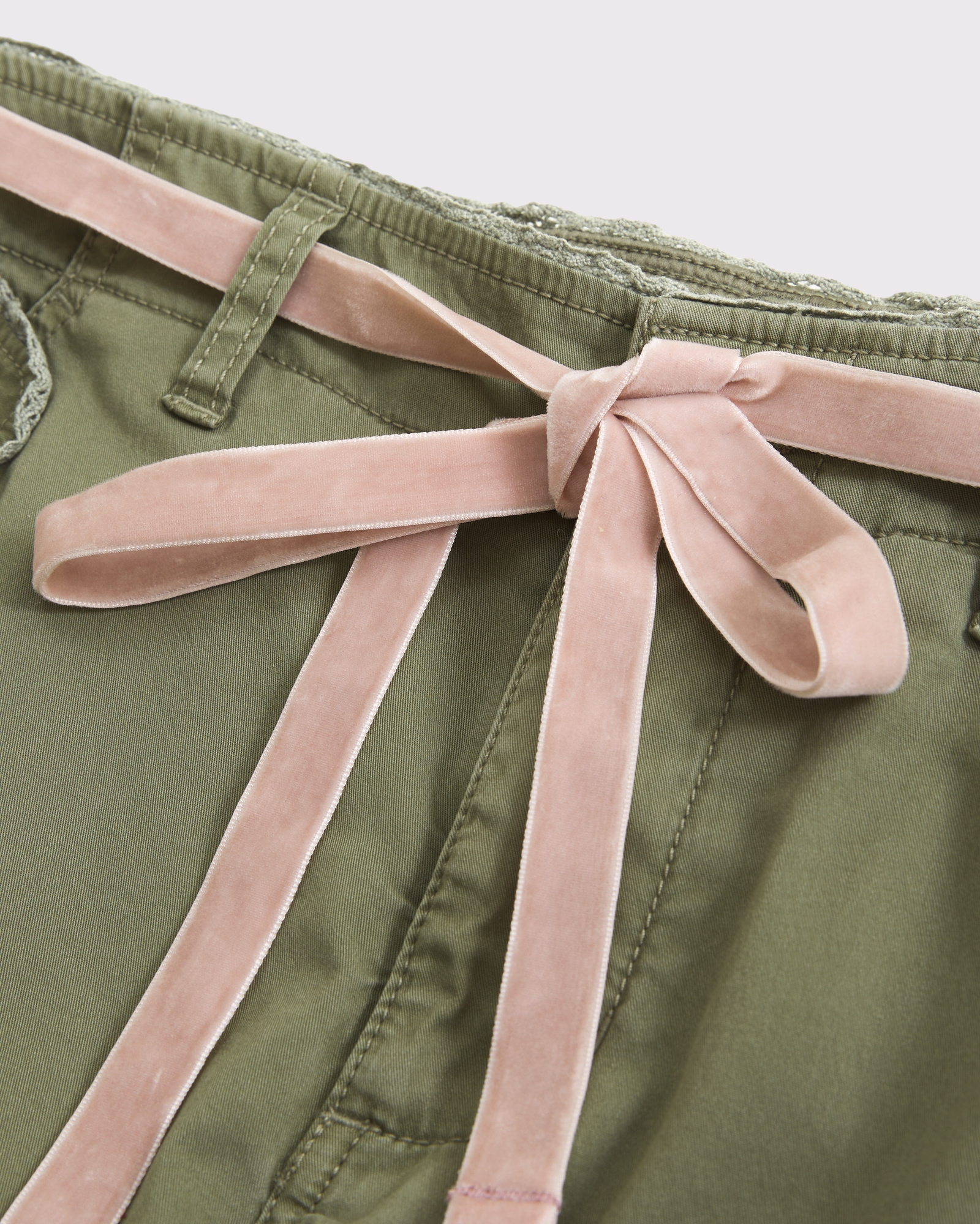 Low Rise Baggy Cargo Pant