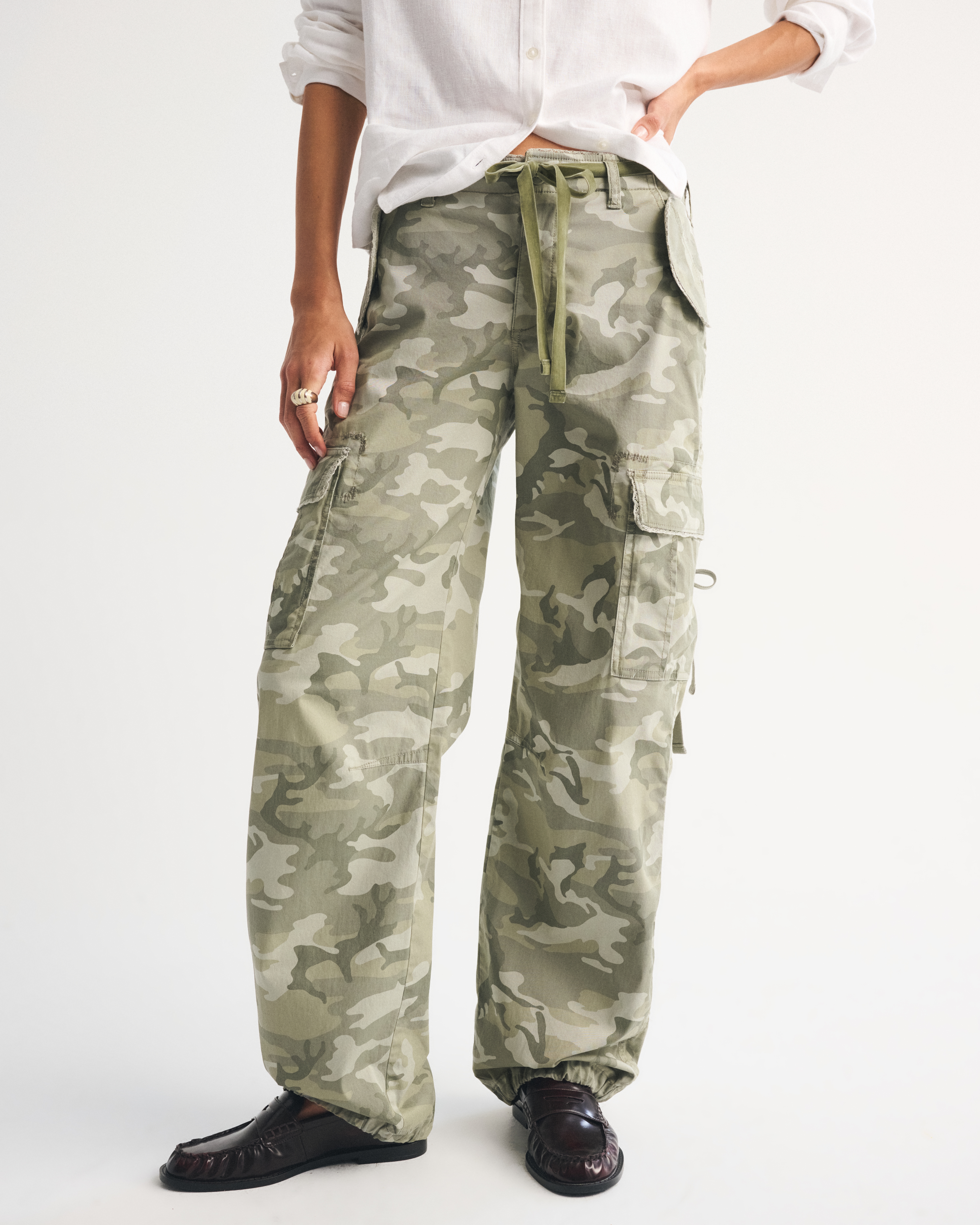 Женские брюки Abercrombie & Fitch Low Rise Ultra Loose Cargo Pant — фото 3