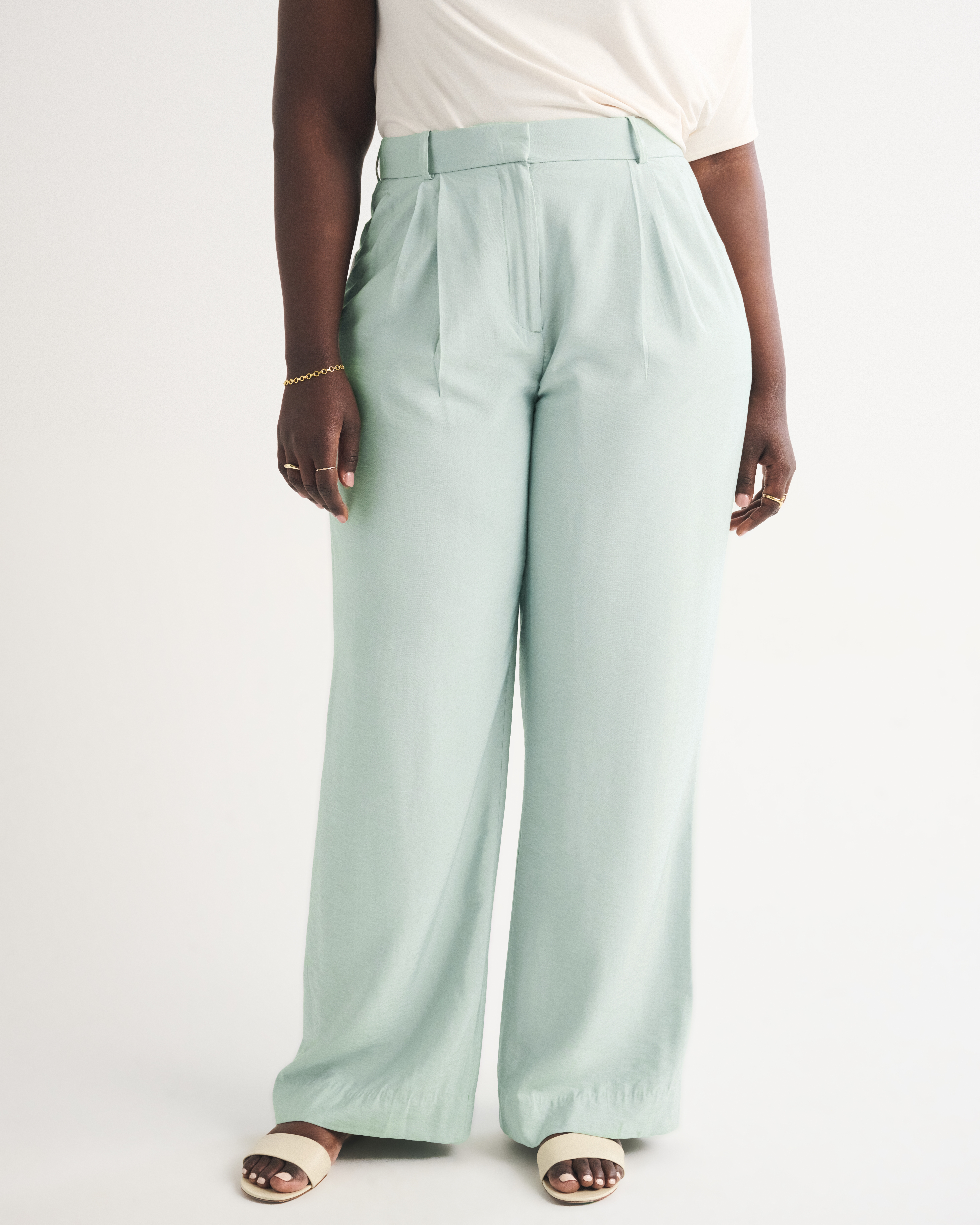 Женские брюки Abercrombie & Fitch Curve Love A&F Sloane Lightweight Crepe Tailored Wide Leg Pant — фото 3