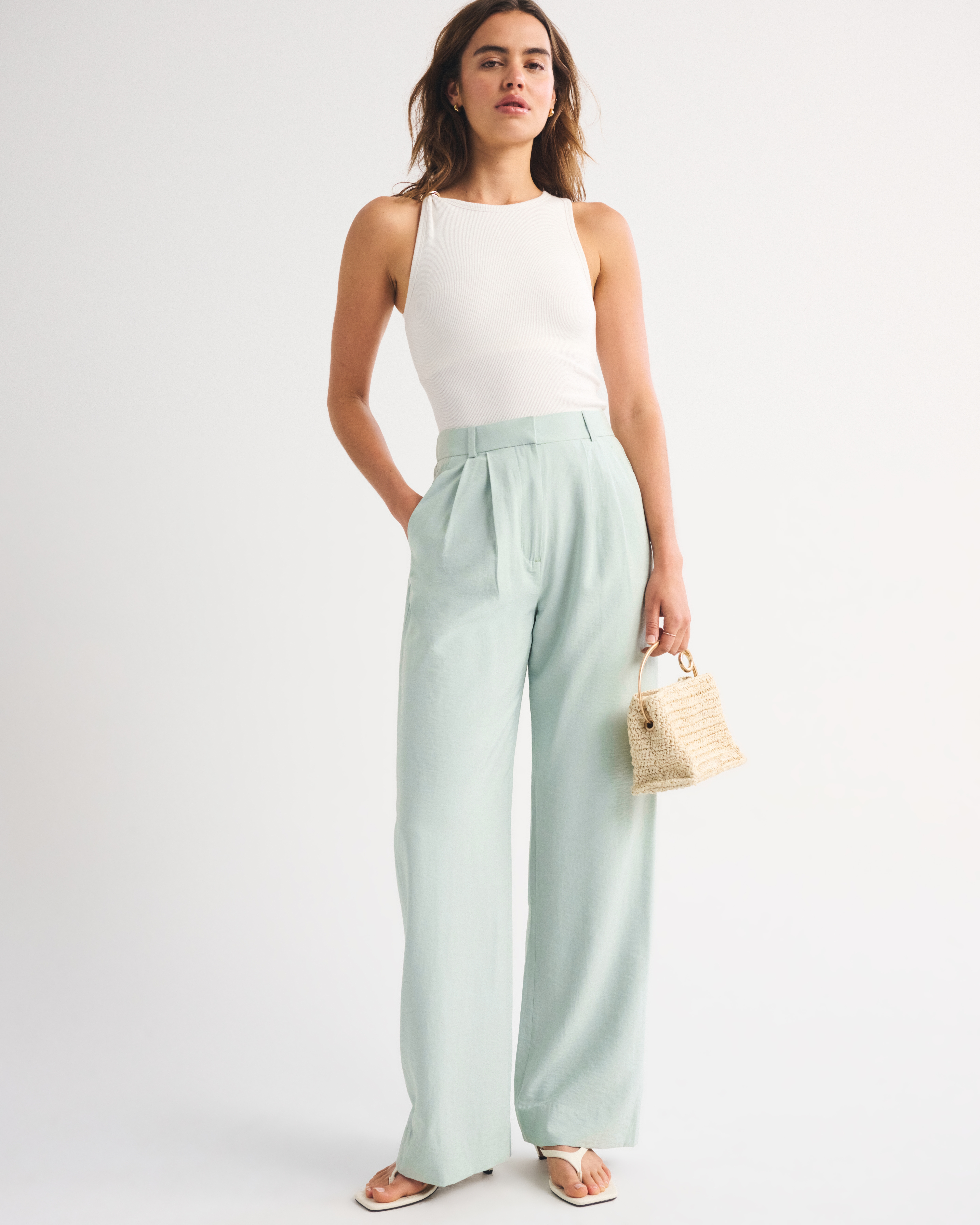 Женские брюки Abercrombie & Fitch A&F Sloane Lightweight Crepe Tailored Wide Leg Pant — фото 2