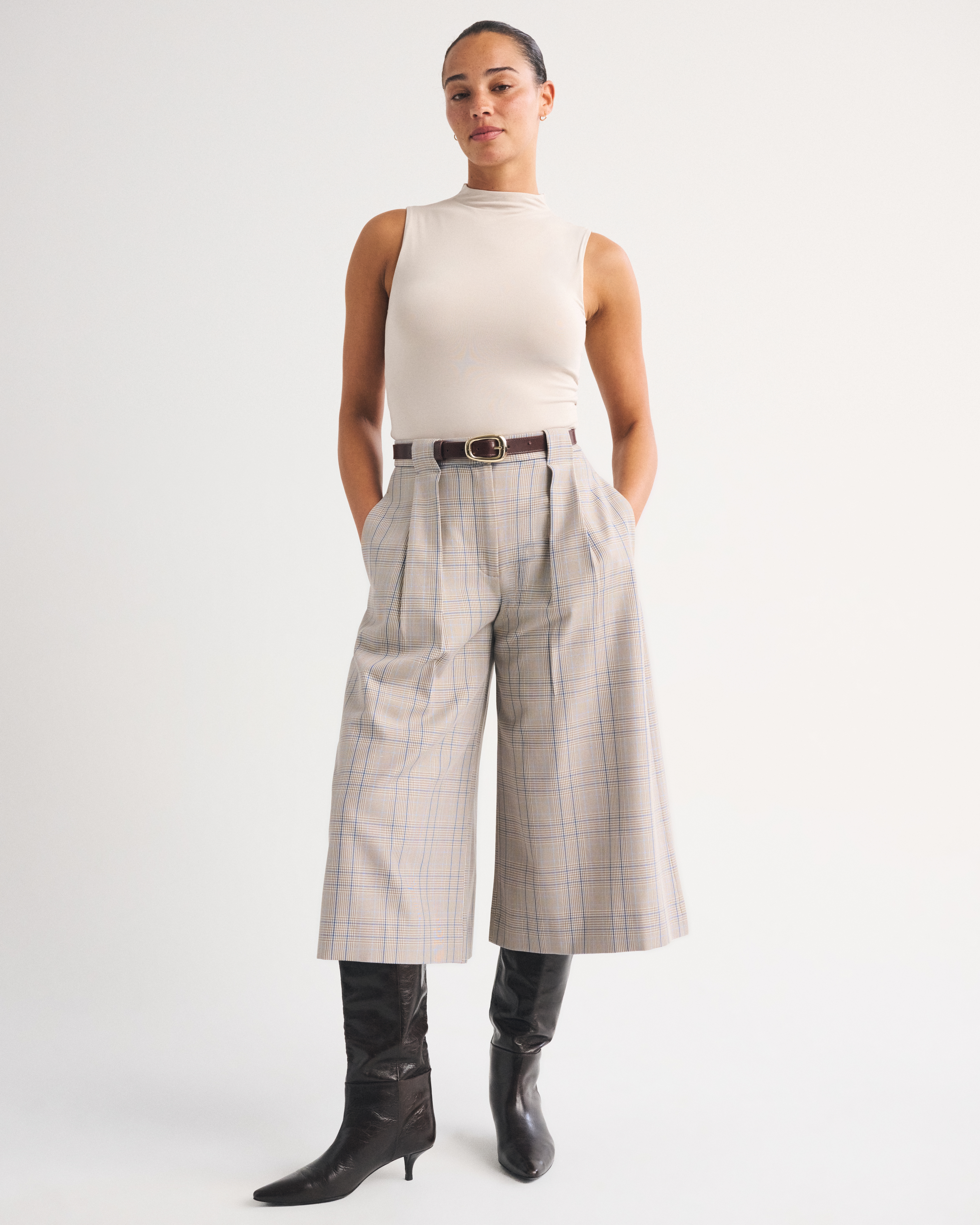 Женские брюки Abercrombie & Fitch Curve Love High Rise Tailored Culotte Pant — фото 2