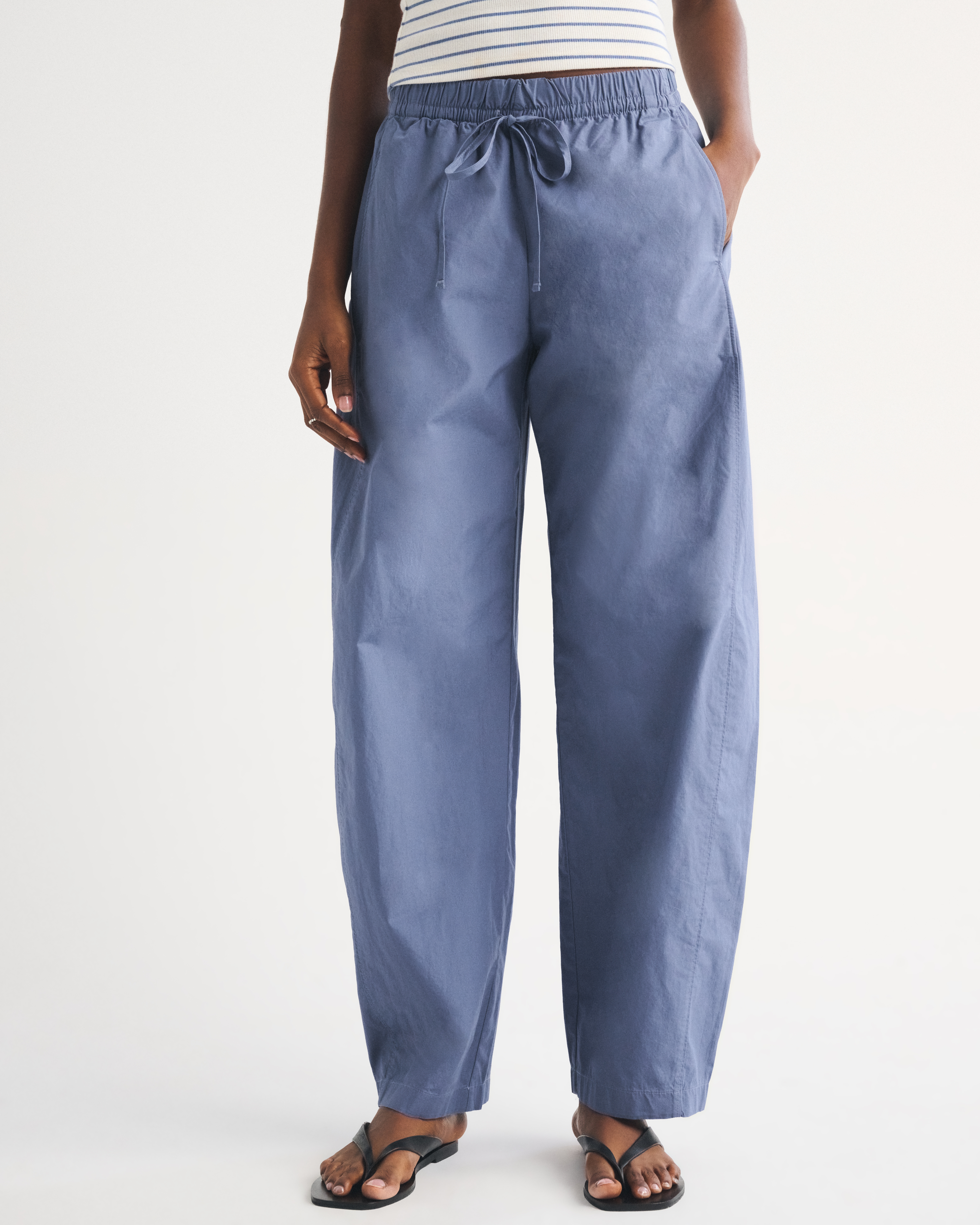 Женские брюки Abercrombie & Fitch Poplin Barrel Pull-On Pant — фото 3